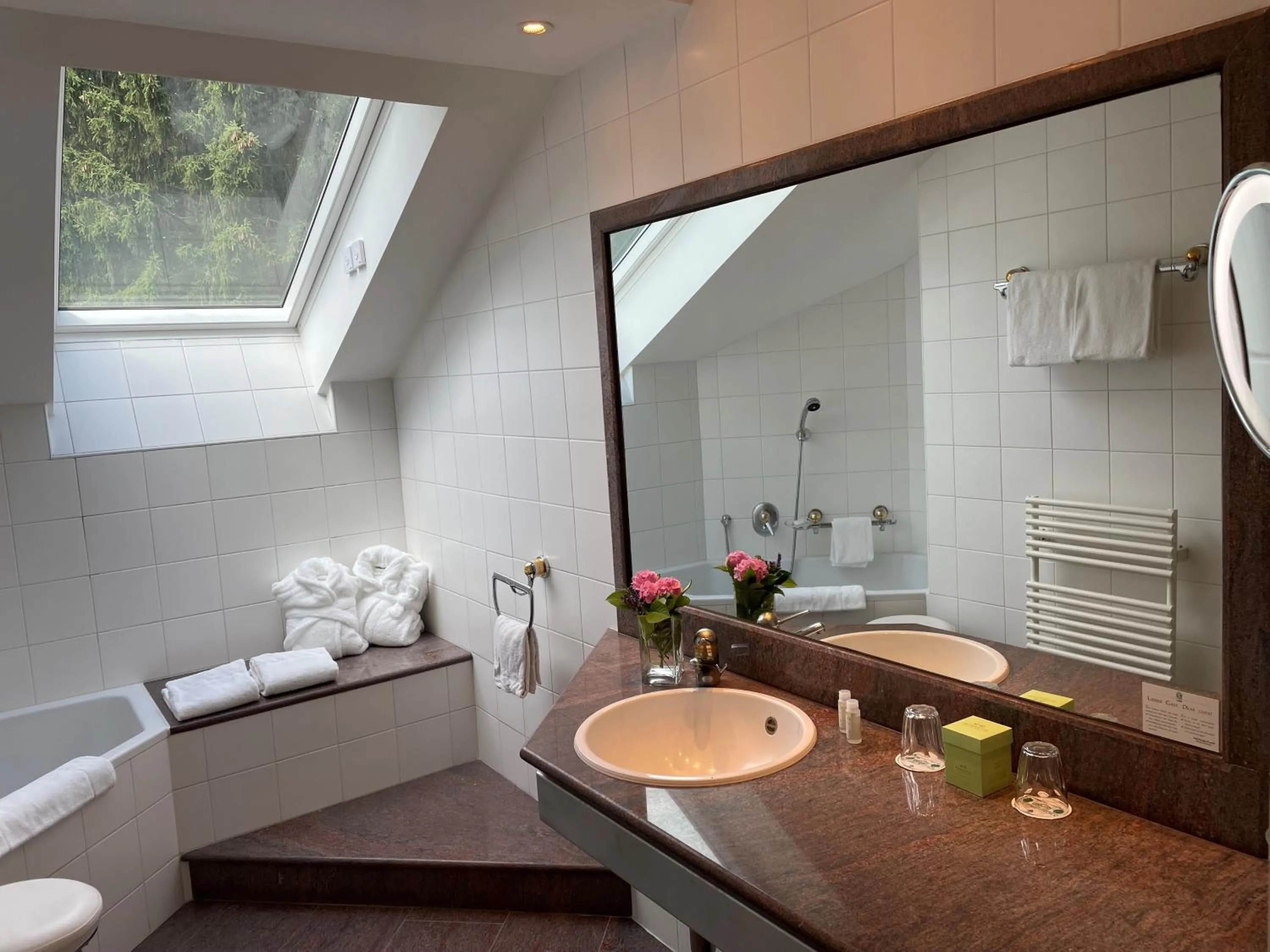 Double Room in Romantik Hotel Die Gersberg Alm mit Panoramablick auf Salzburg