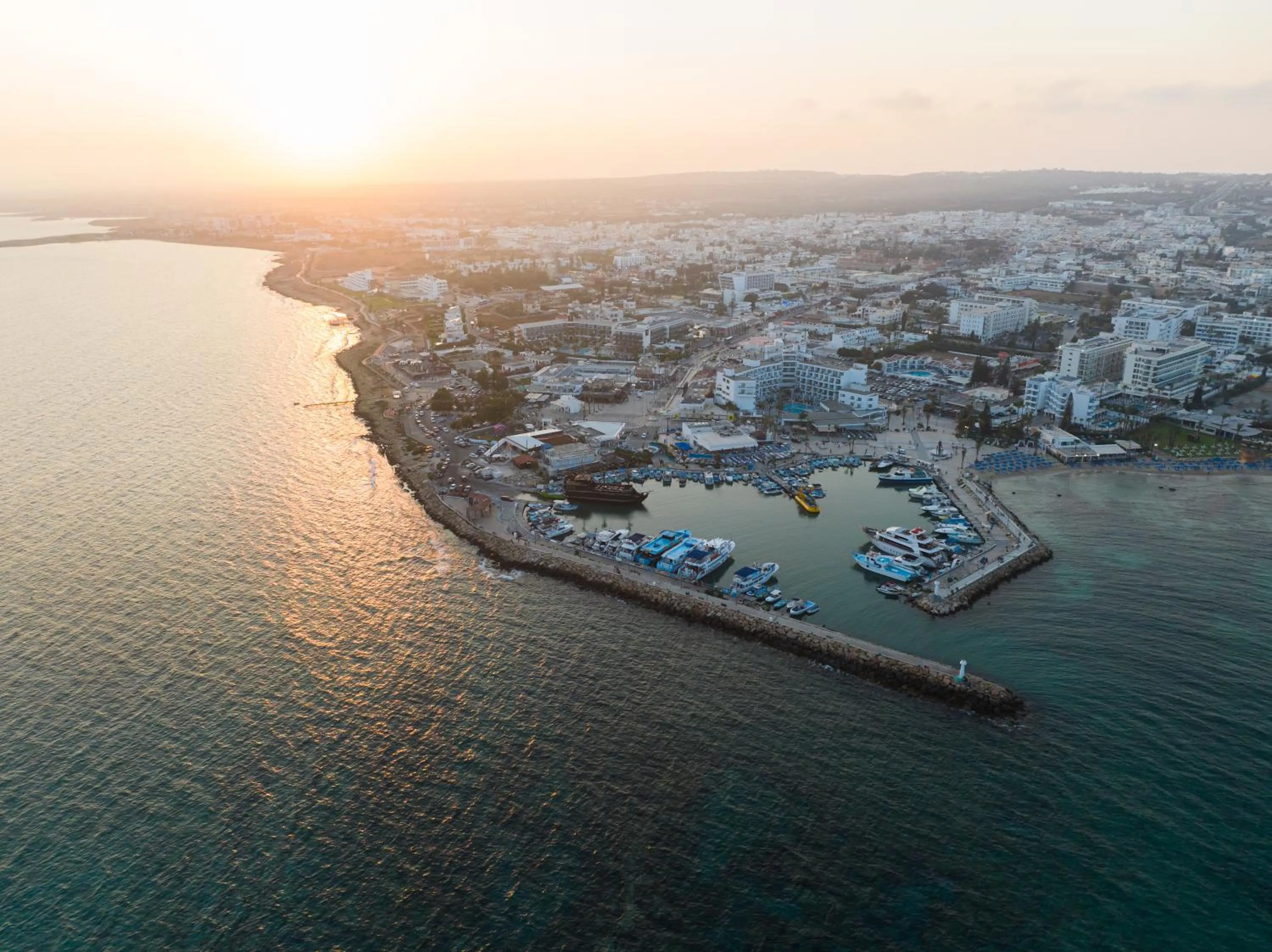 Area and facilities in Blue Harbour Boutique