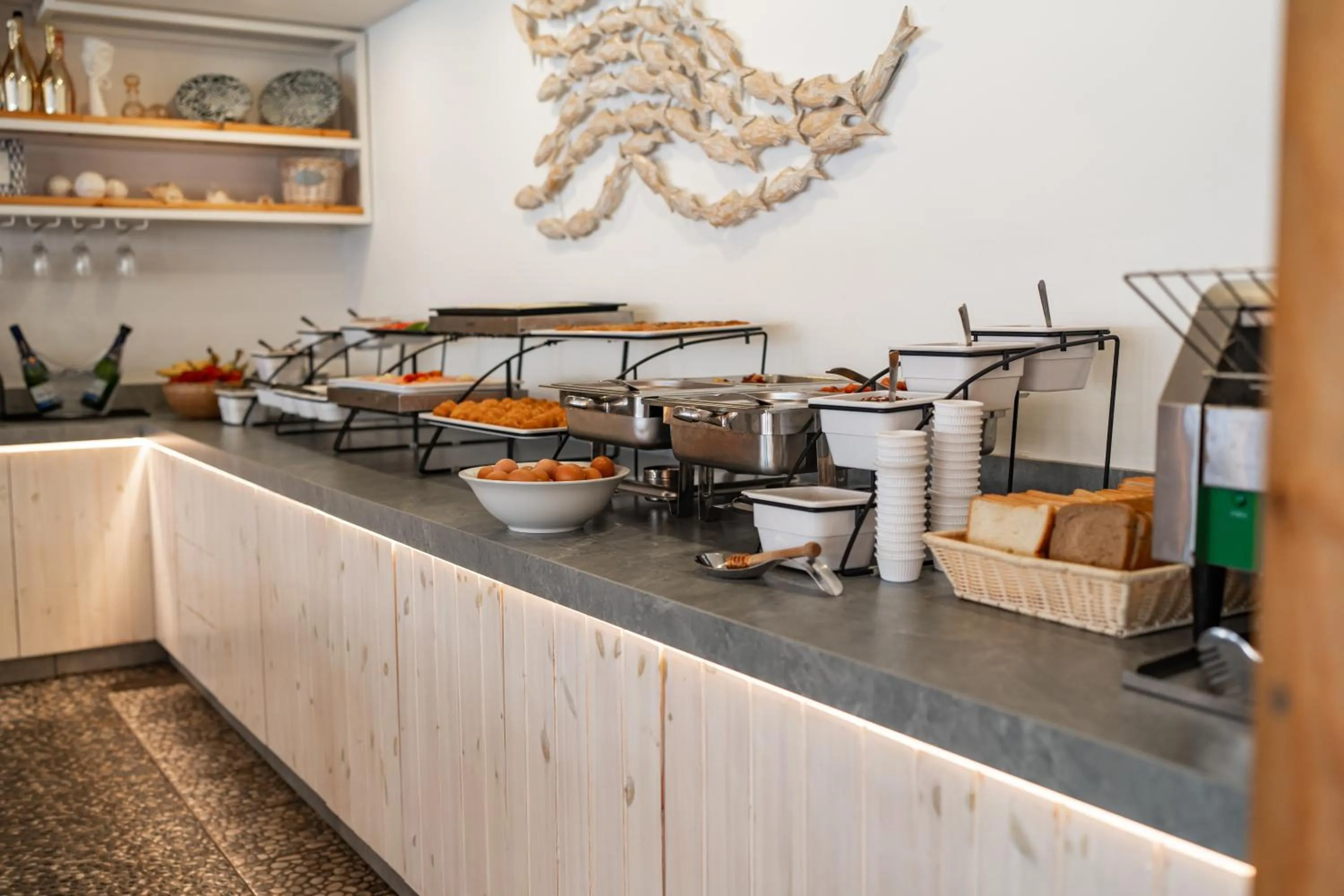 Restaurant/places to eat in Blue Harbour Boutique