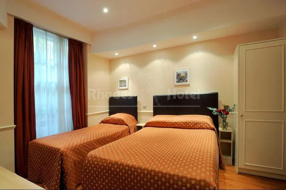 Superior Triple Room in Rhodes Hotel Superior Triple Room in Rhodes Hotel