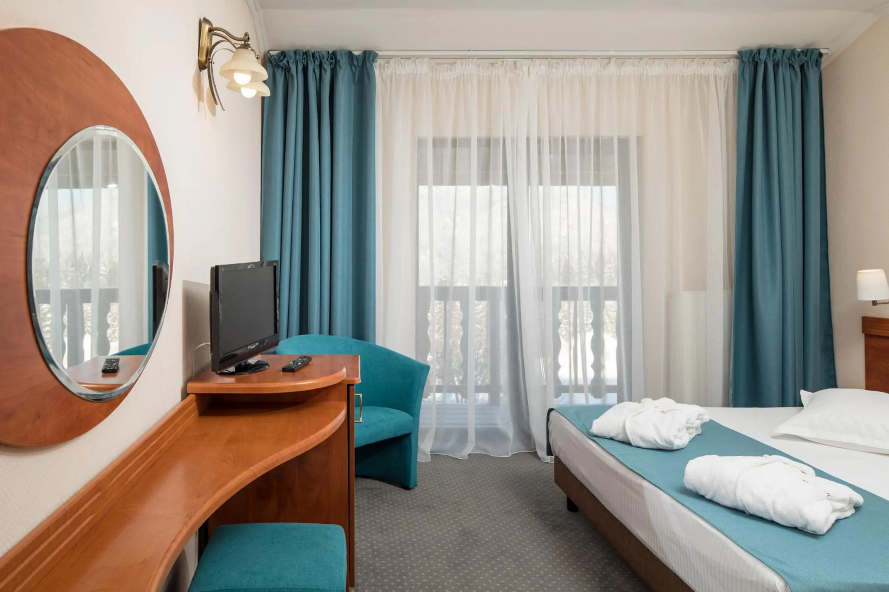 TV and multimedia, Bed in Hotel Rozmarin