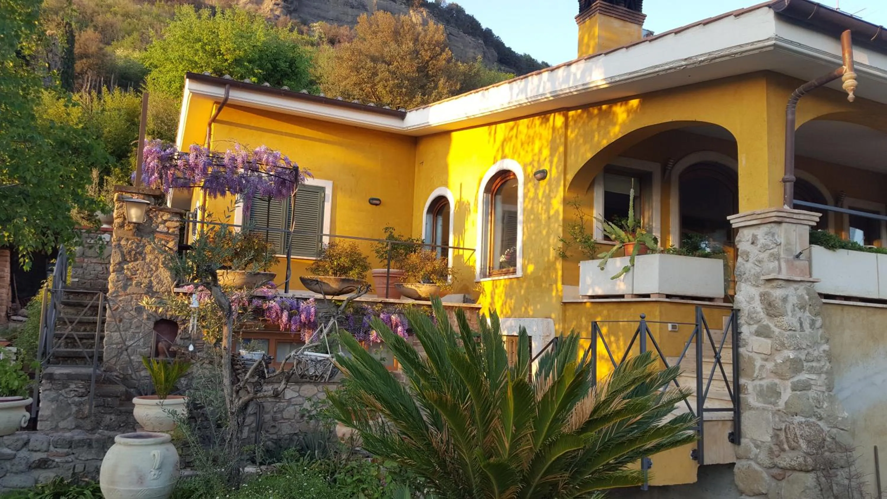 Property building in Il Nido del Falco