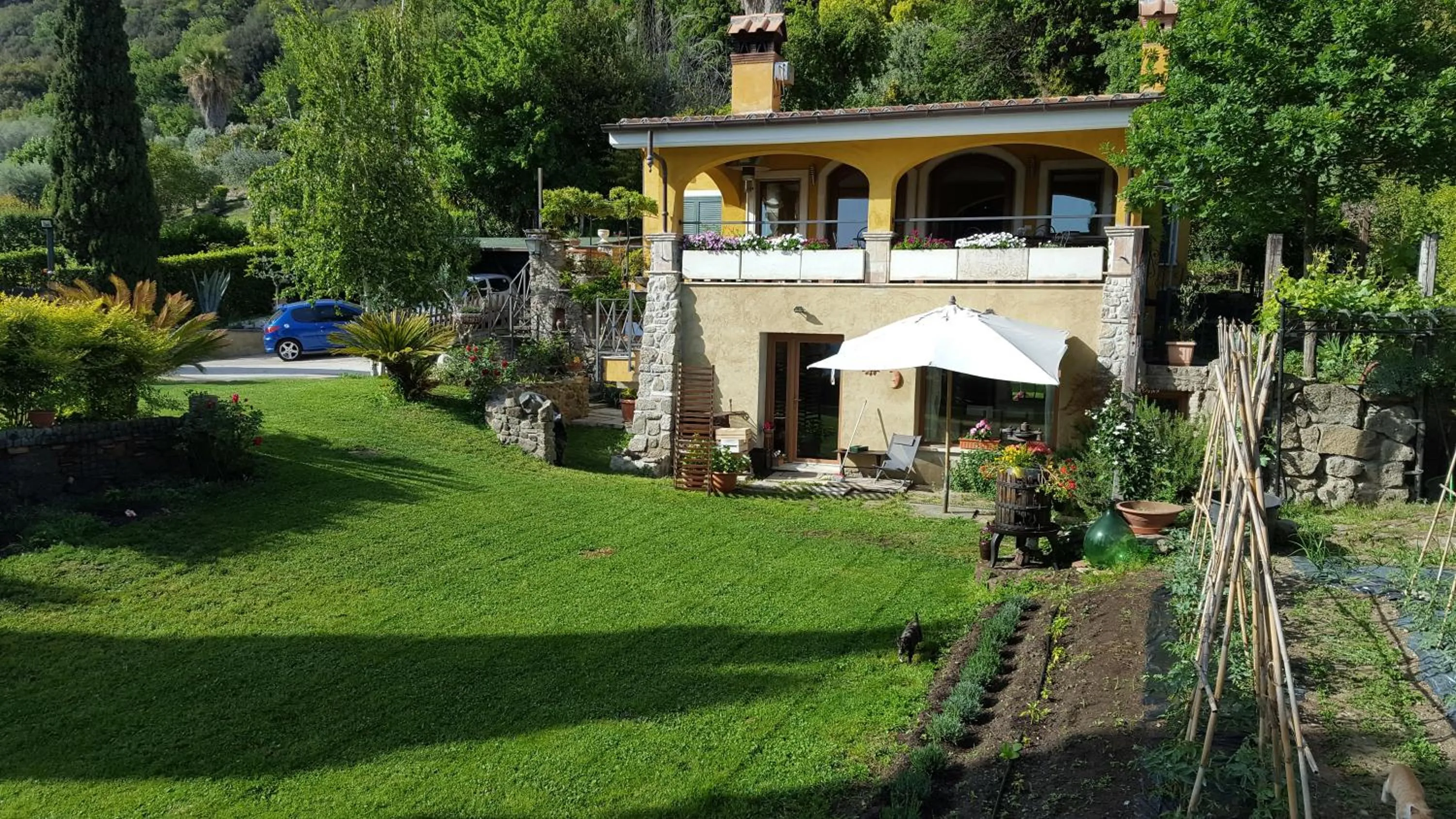 Property building in Il Nido del Falco