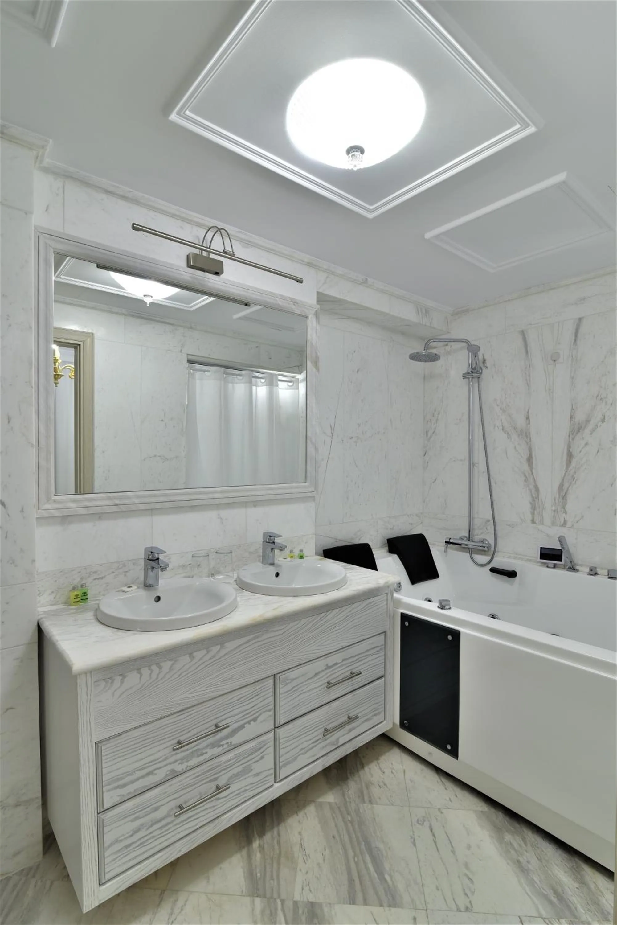 Bathroom in Viva Mare Hotel & Spa