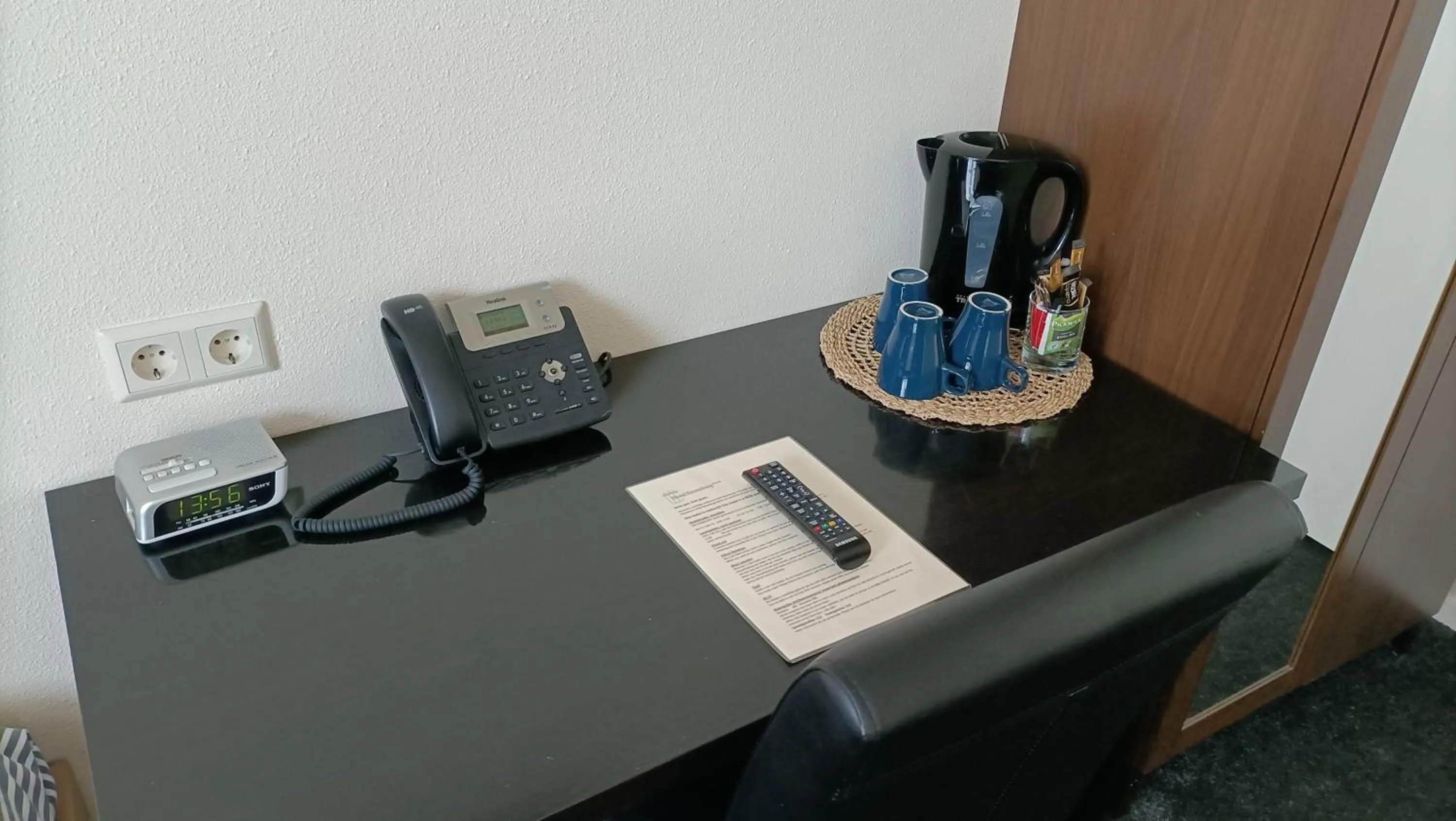 Coffee/tea facilities in Hotel Rozenburg