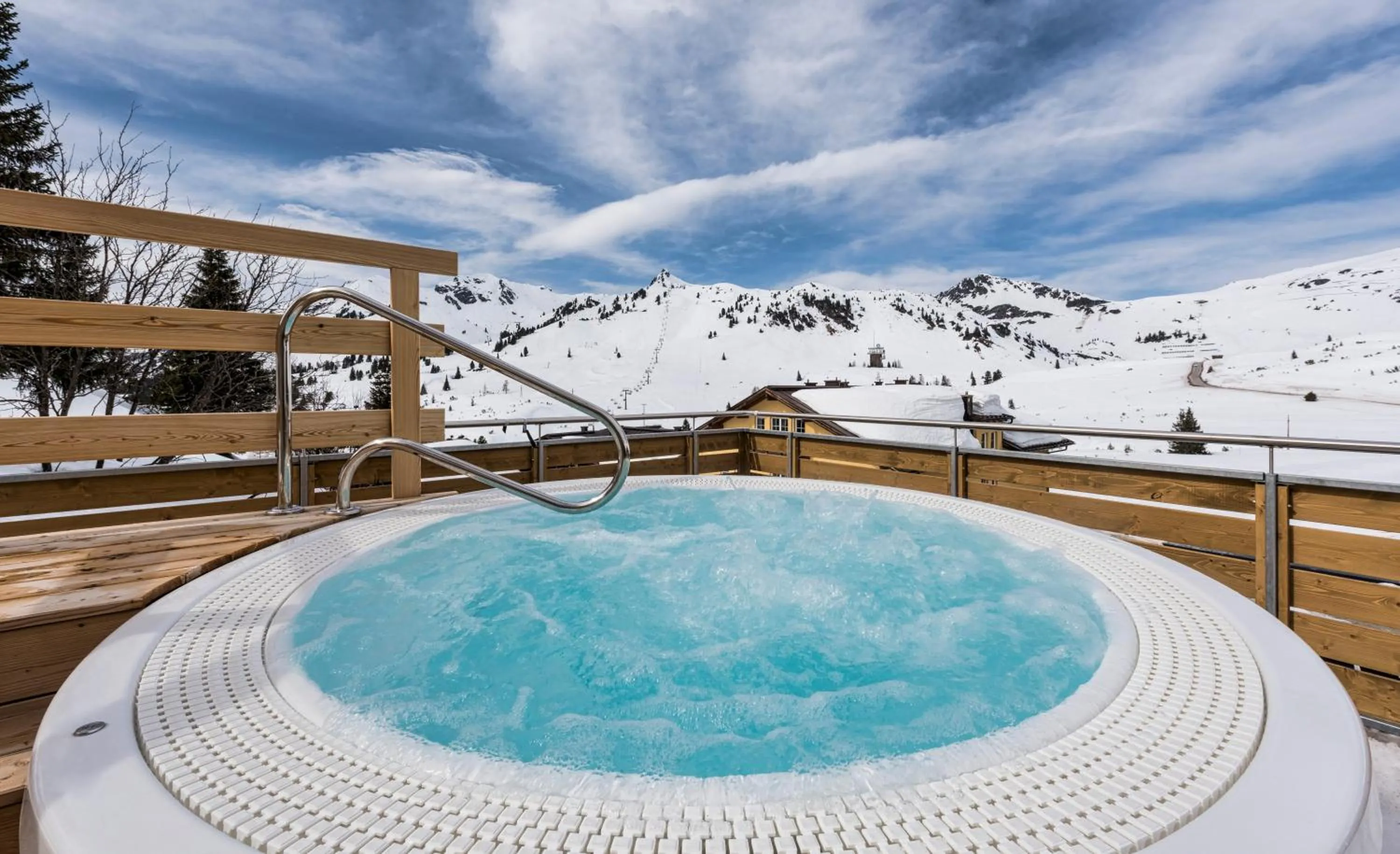 Swimming pool in Hotel Alpenland