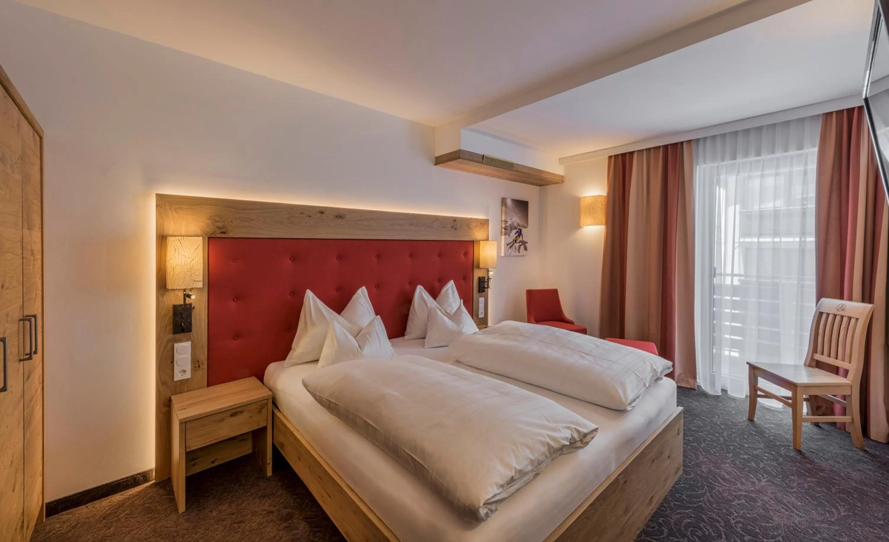 Bedroom, Bed in Hotel Alpenland