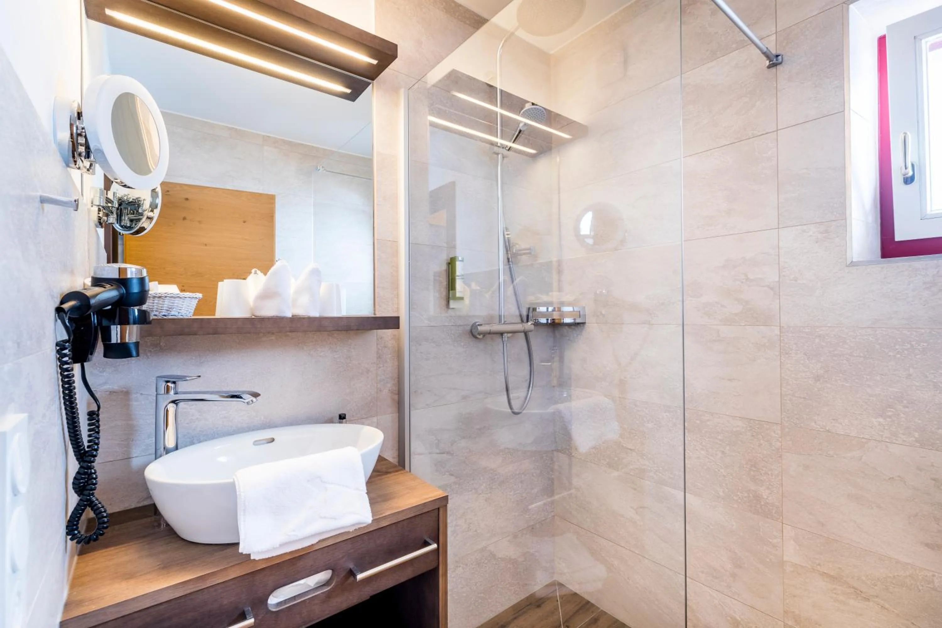 Bathroom in Hotel Alpenland