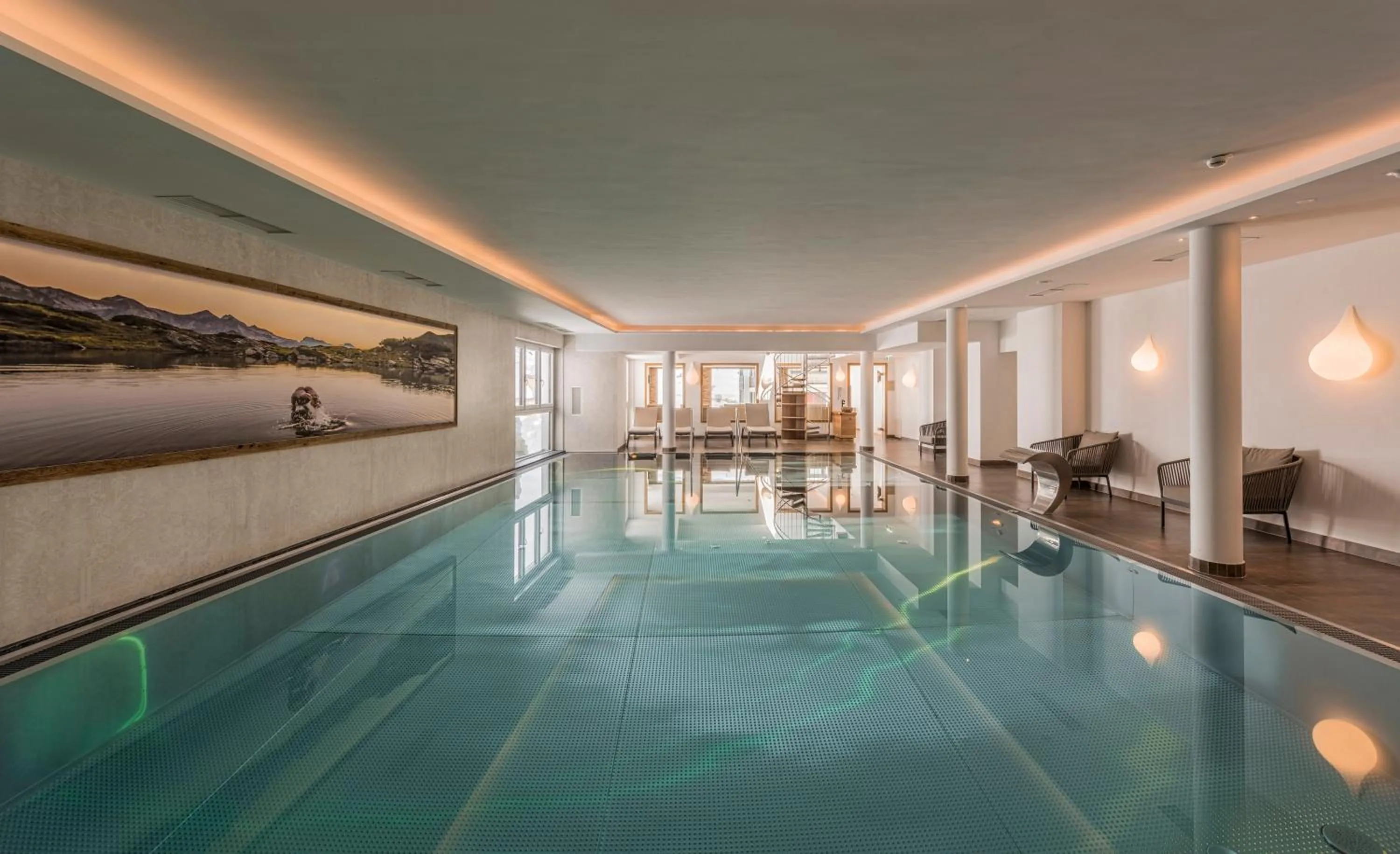 Swimming pool in Hotel Alpenland