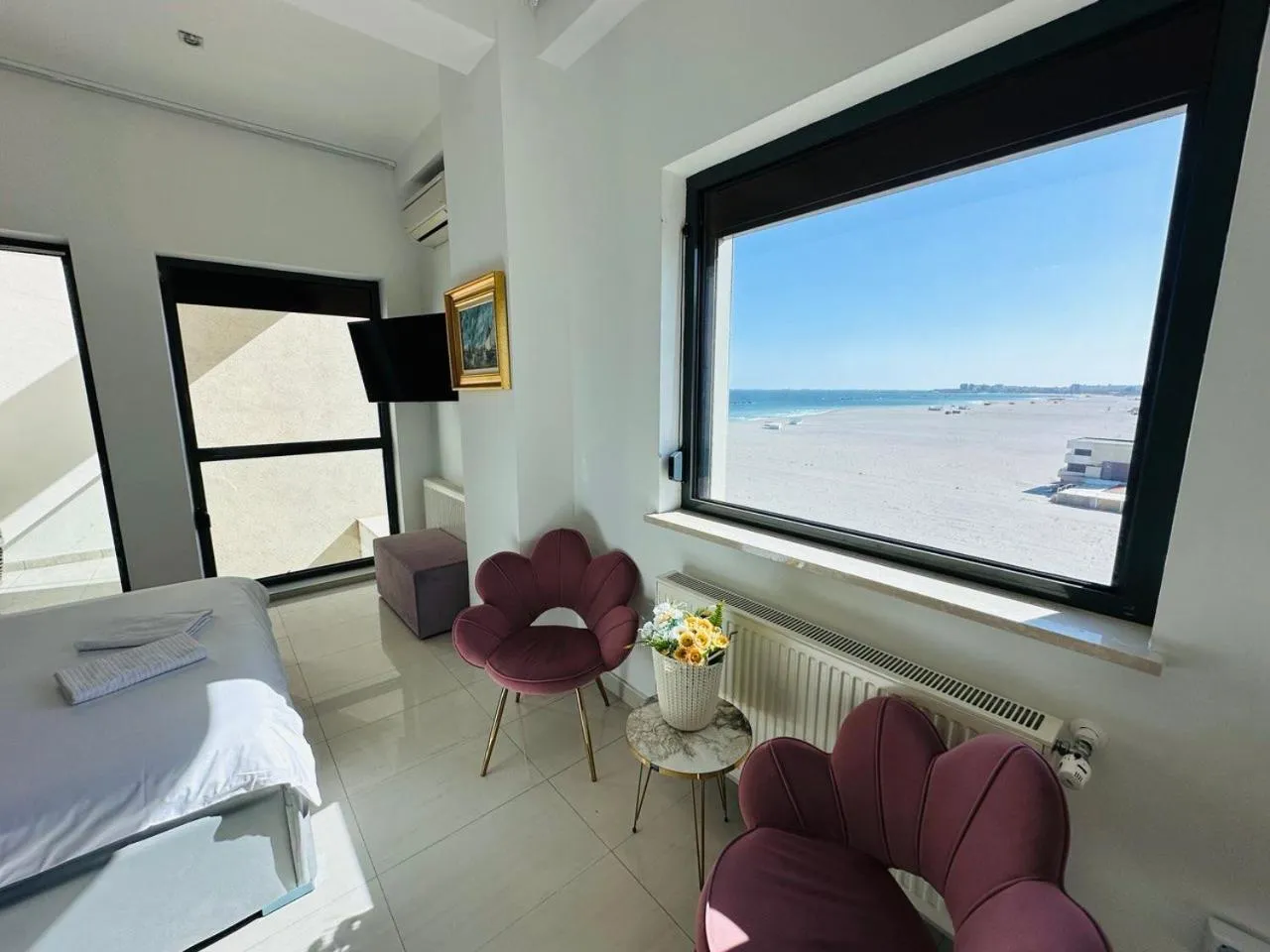 Bed in Riviera Studios