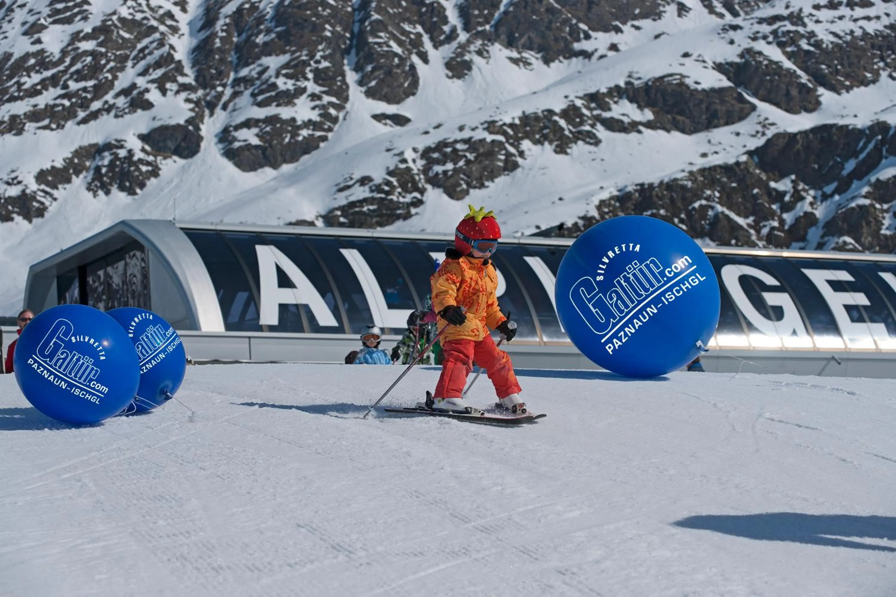 Skiing in Alpenromantik-Hotel Wirlerhof