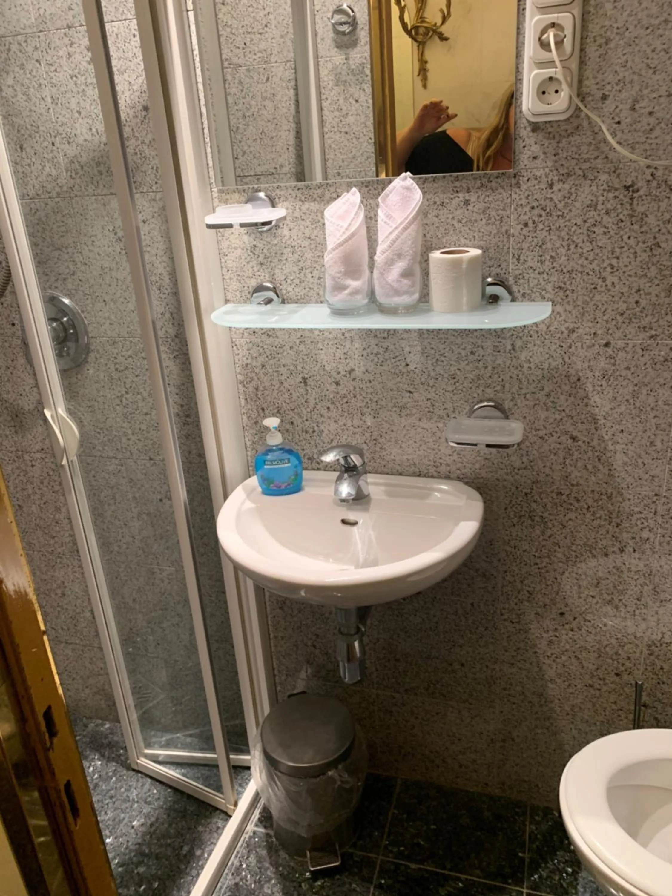 Bathroom in Kalmár Panzió