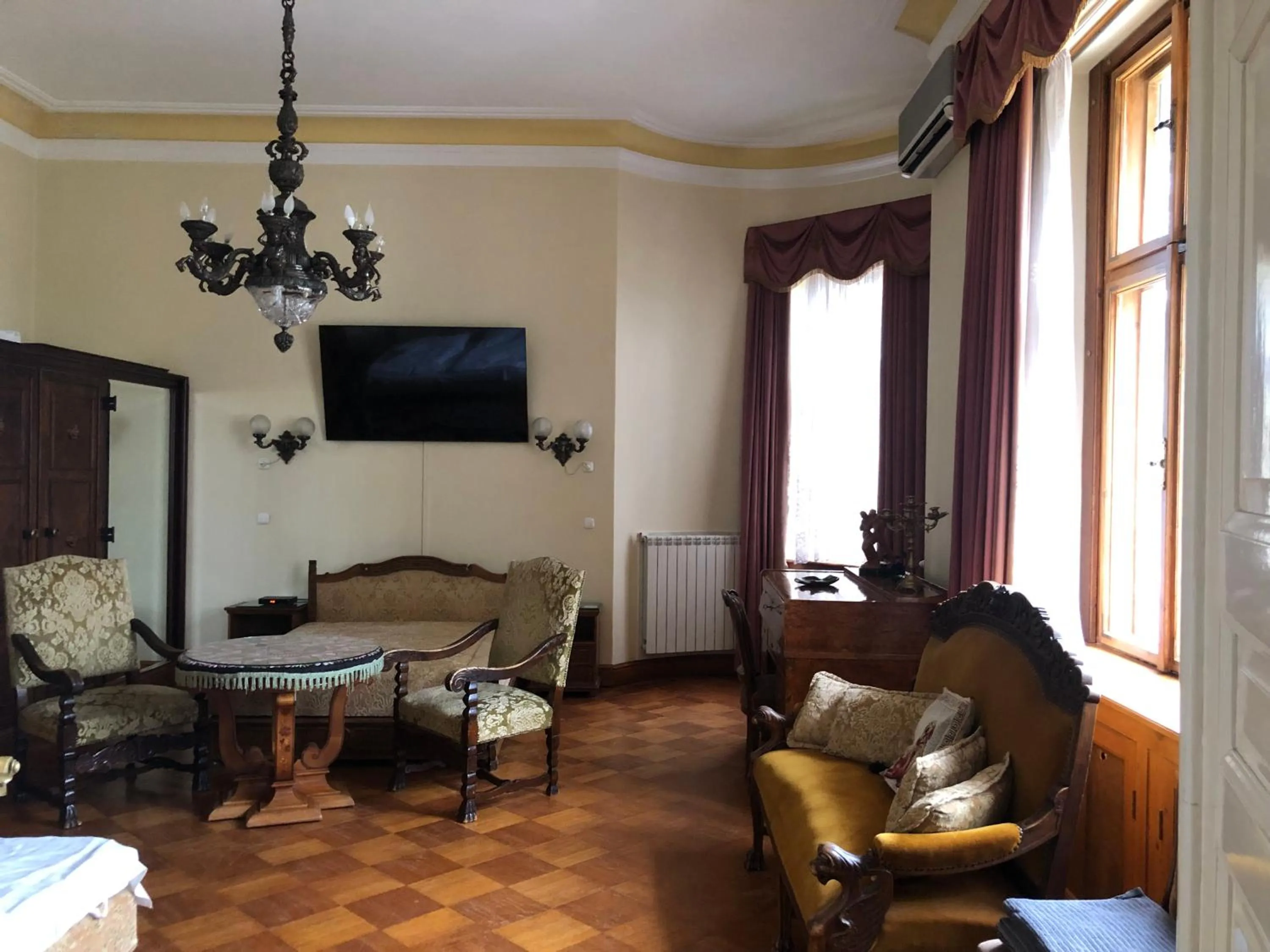 Photo of the whole room in Kalmár Panzió