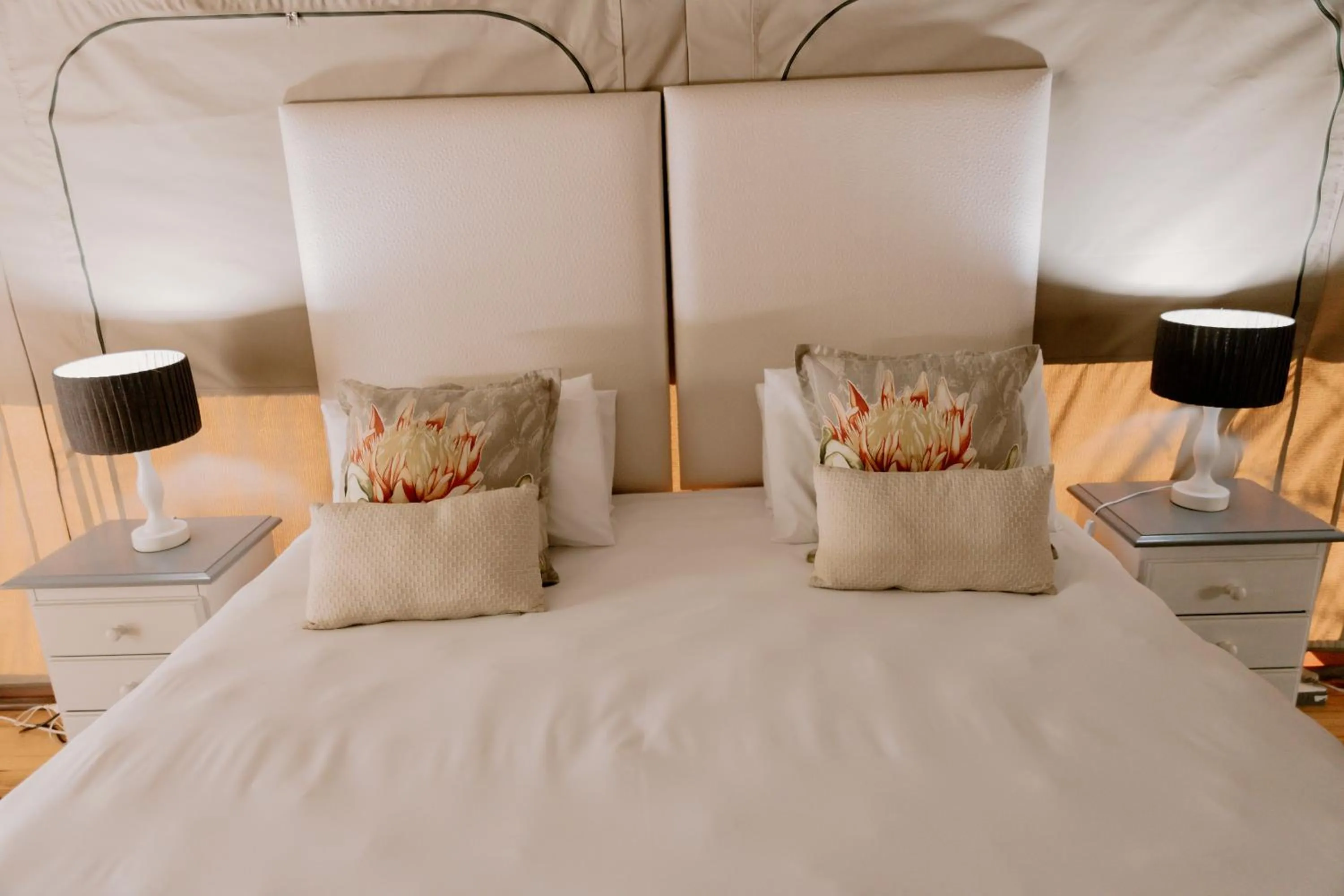 Bed in Chandelier Game Lodge