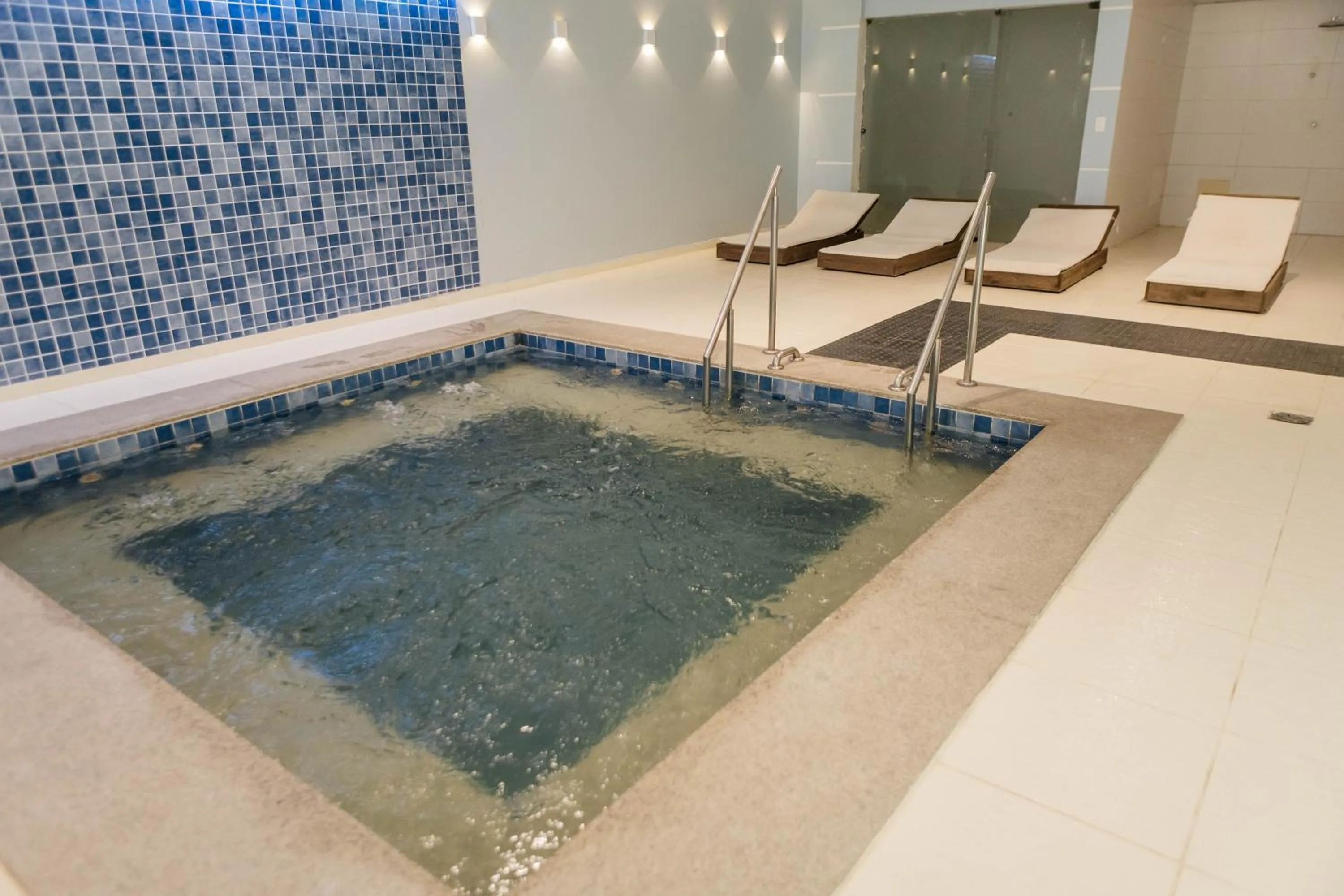 Swimming pool in Hotel Orizzonte Niteroi by Atlantica