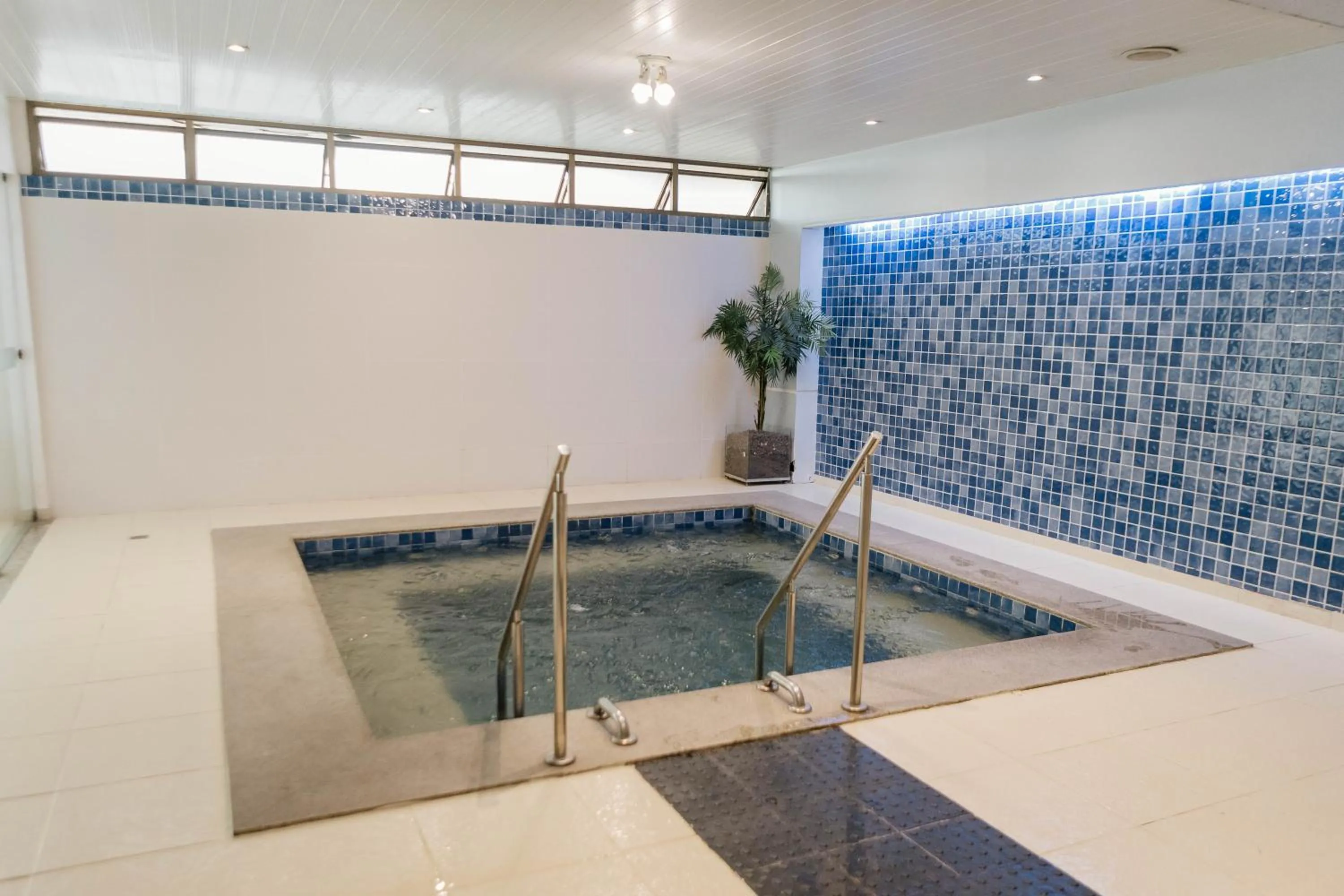 Swimming pool in Hotel Orizzonte Niteroi by Atlantica