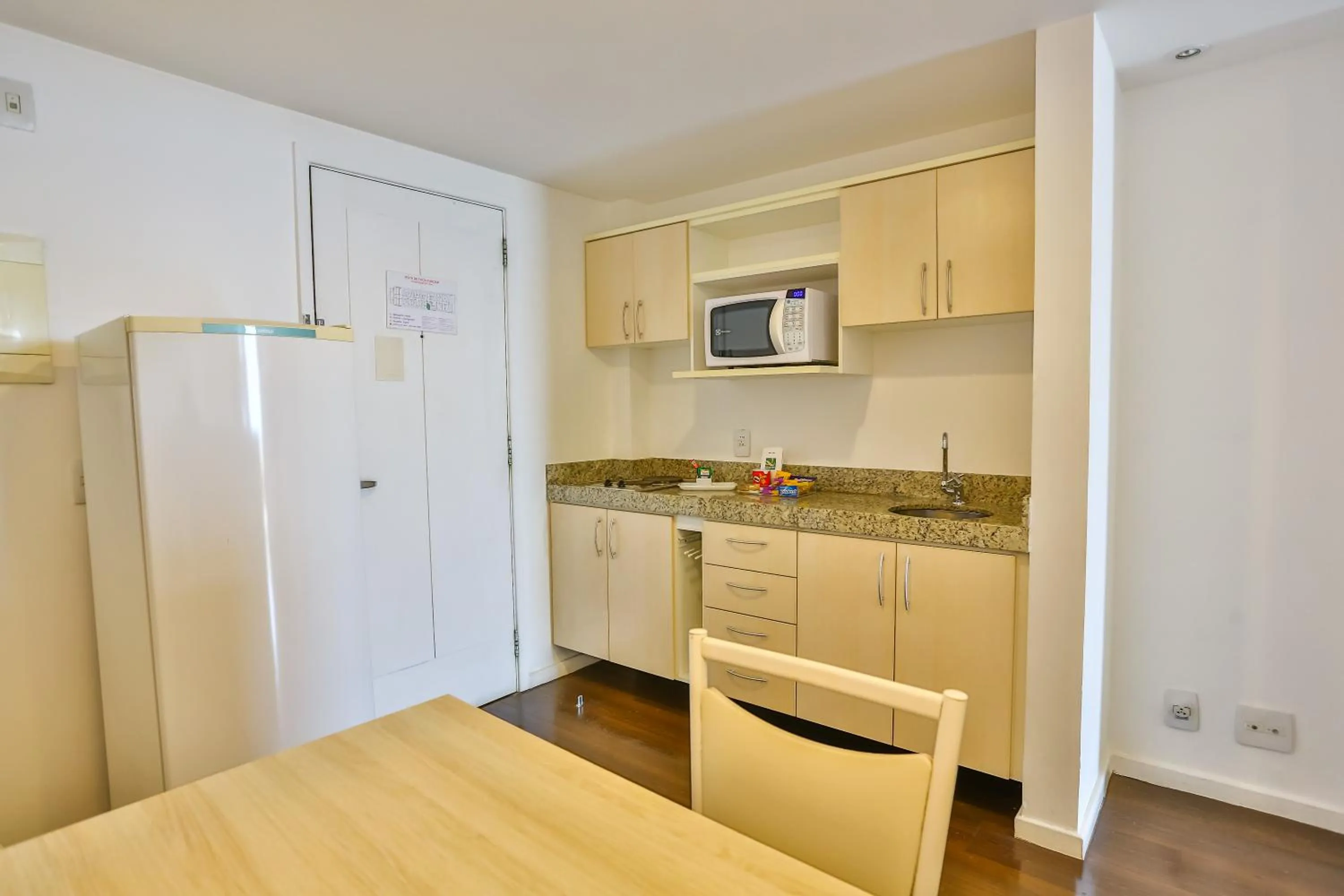 Kitchen or kitchenette in Hotel Orizzonte Niteroi by Atlantica