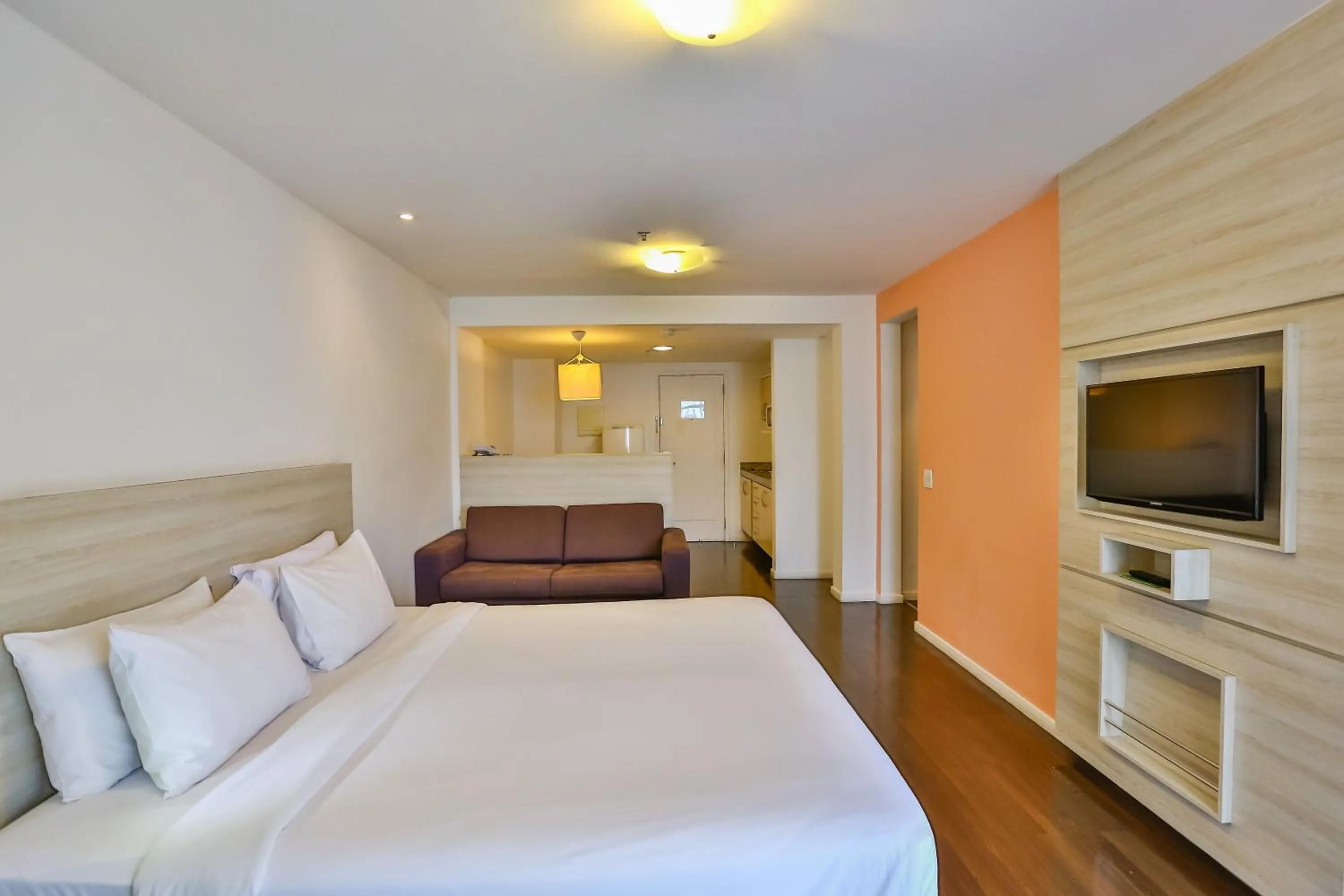 Photo of the whole room, Bed in Hotel Orizzonte Niteroi by Atlantica