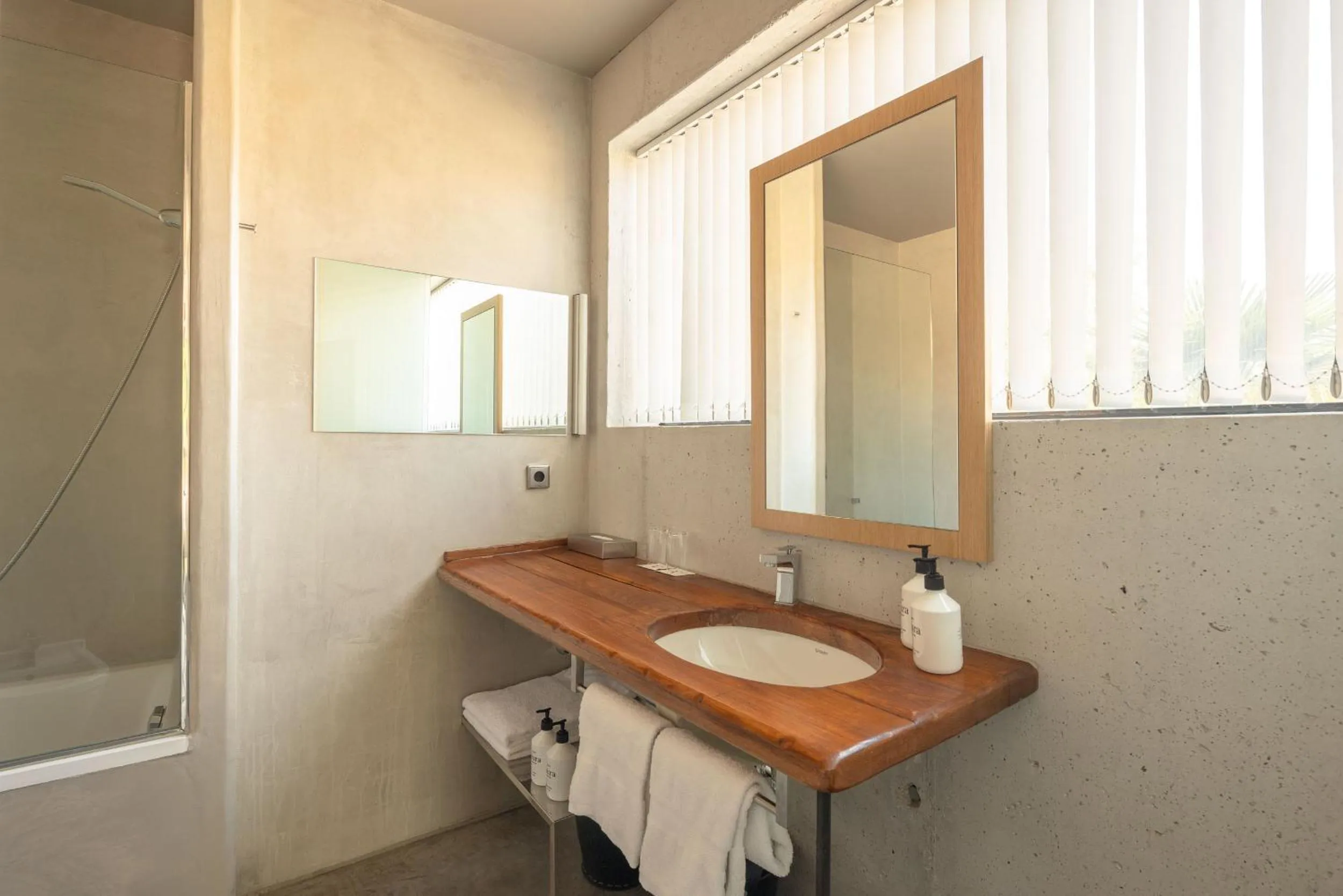 Bathroom in Hotel Viura