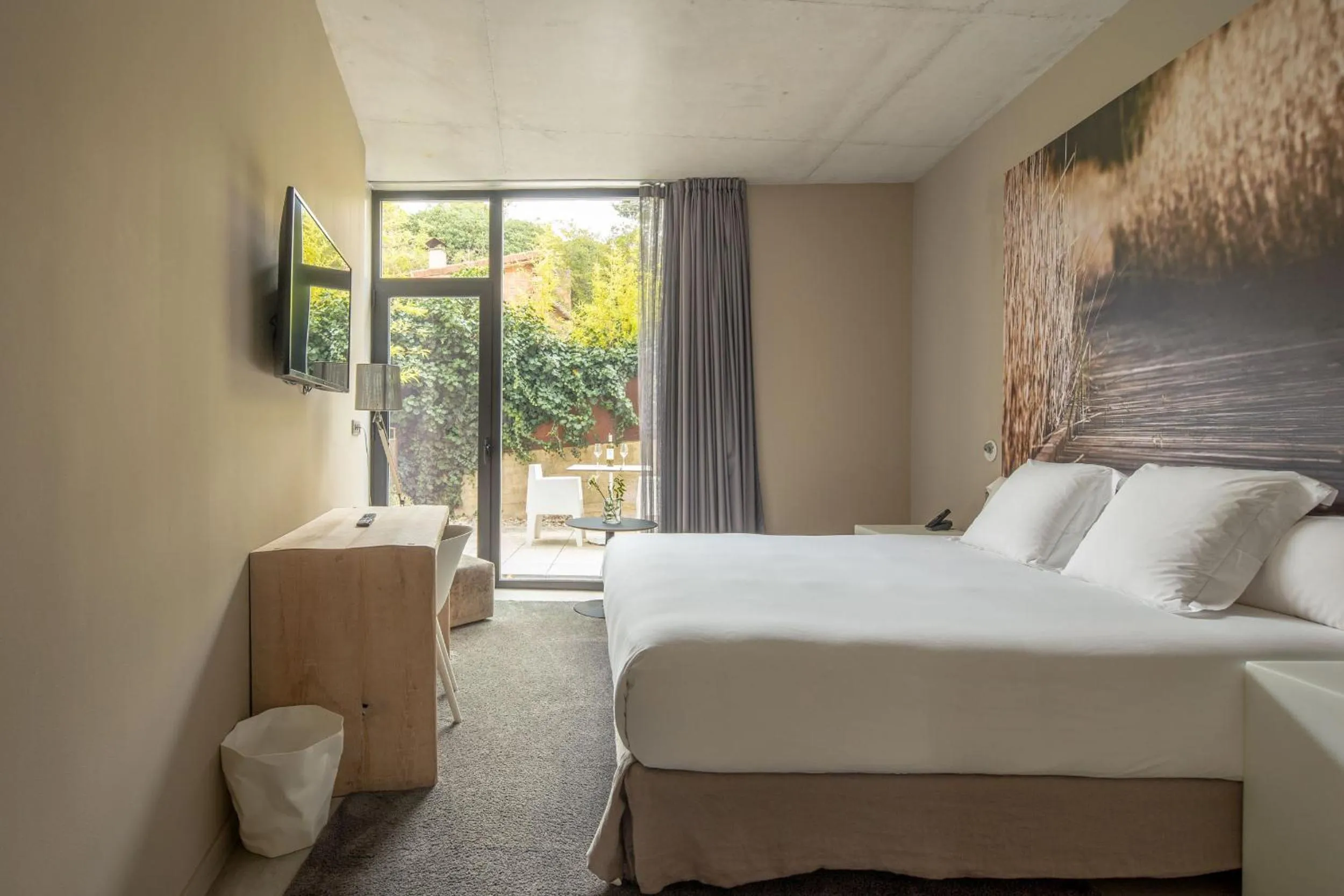 Photo of the whole room, Bed in Hotel Viura