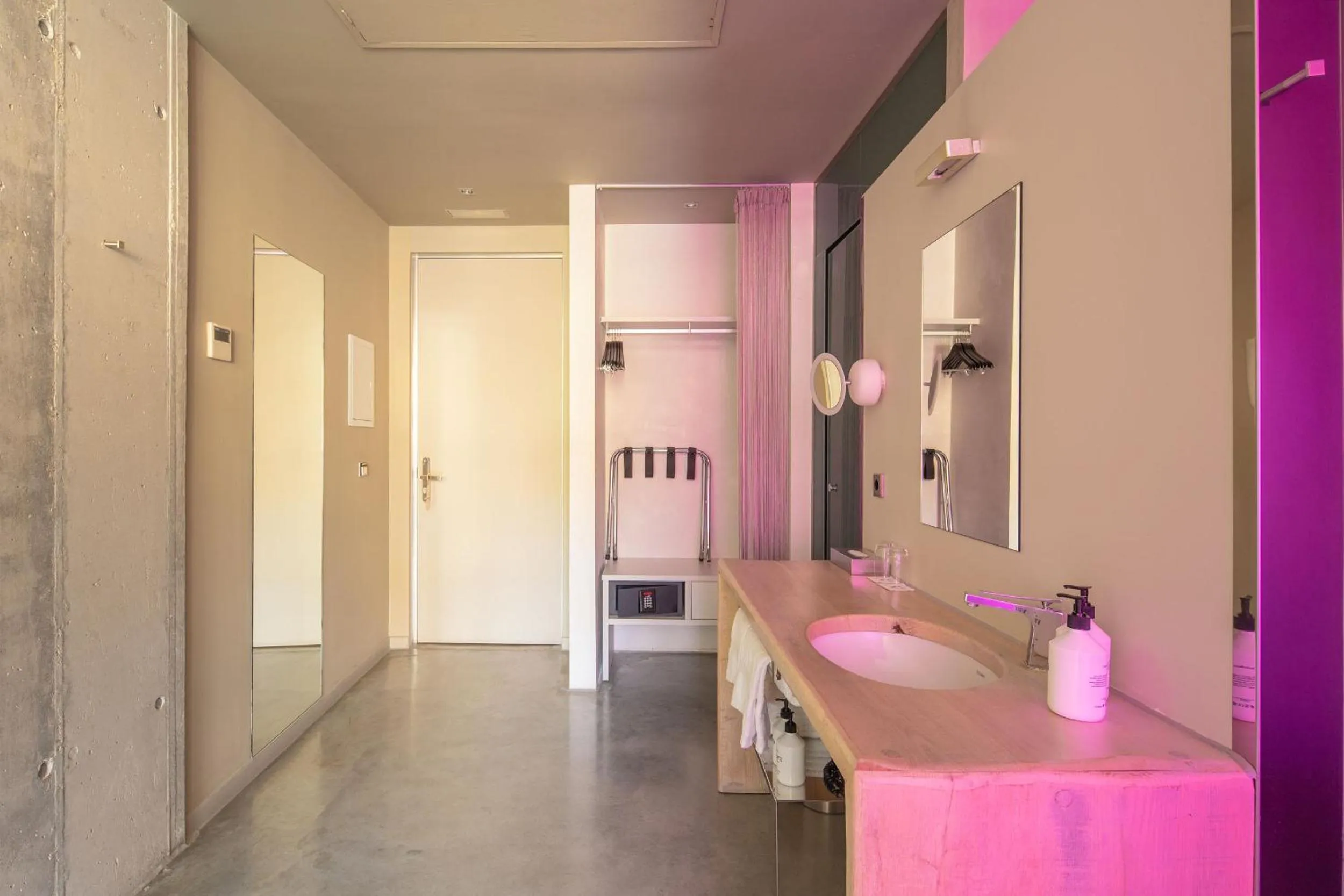 Bathroom in Hotel Viura