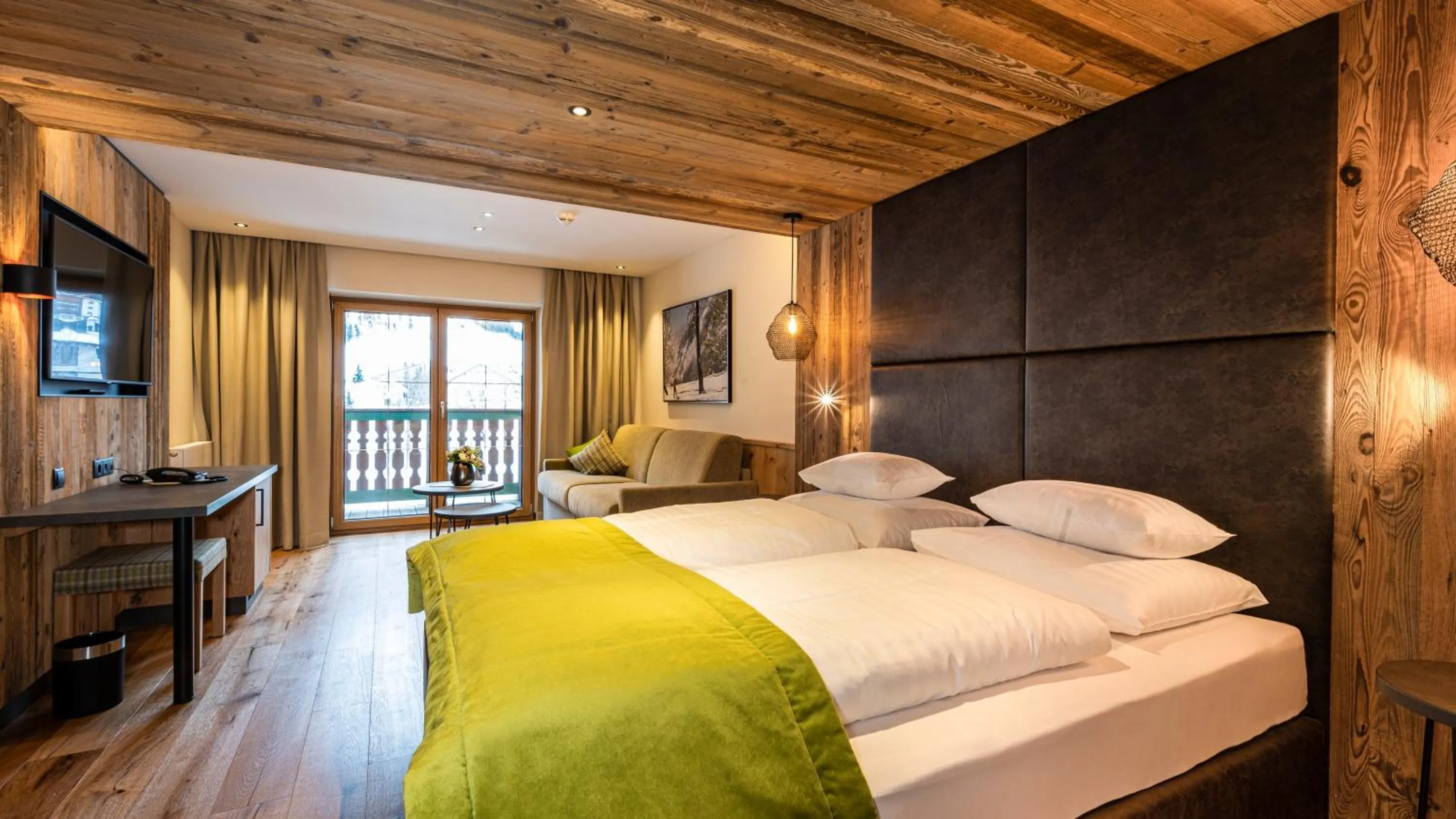 Photo of the whole room, Bed in Alpenresort Fluchthorn