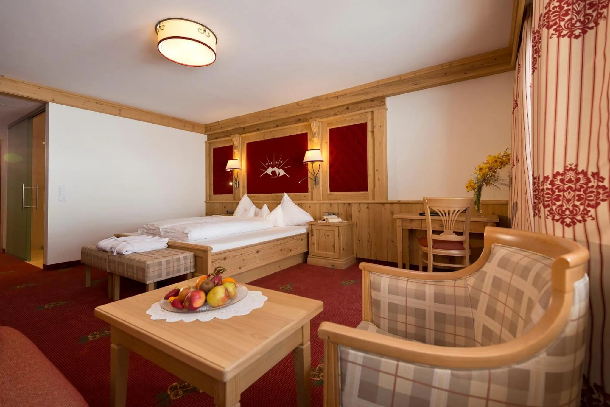 Photo of the whole room, Bed in Alpenresort Fluchthorn