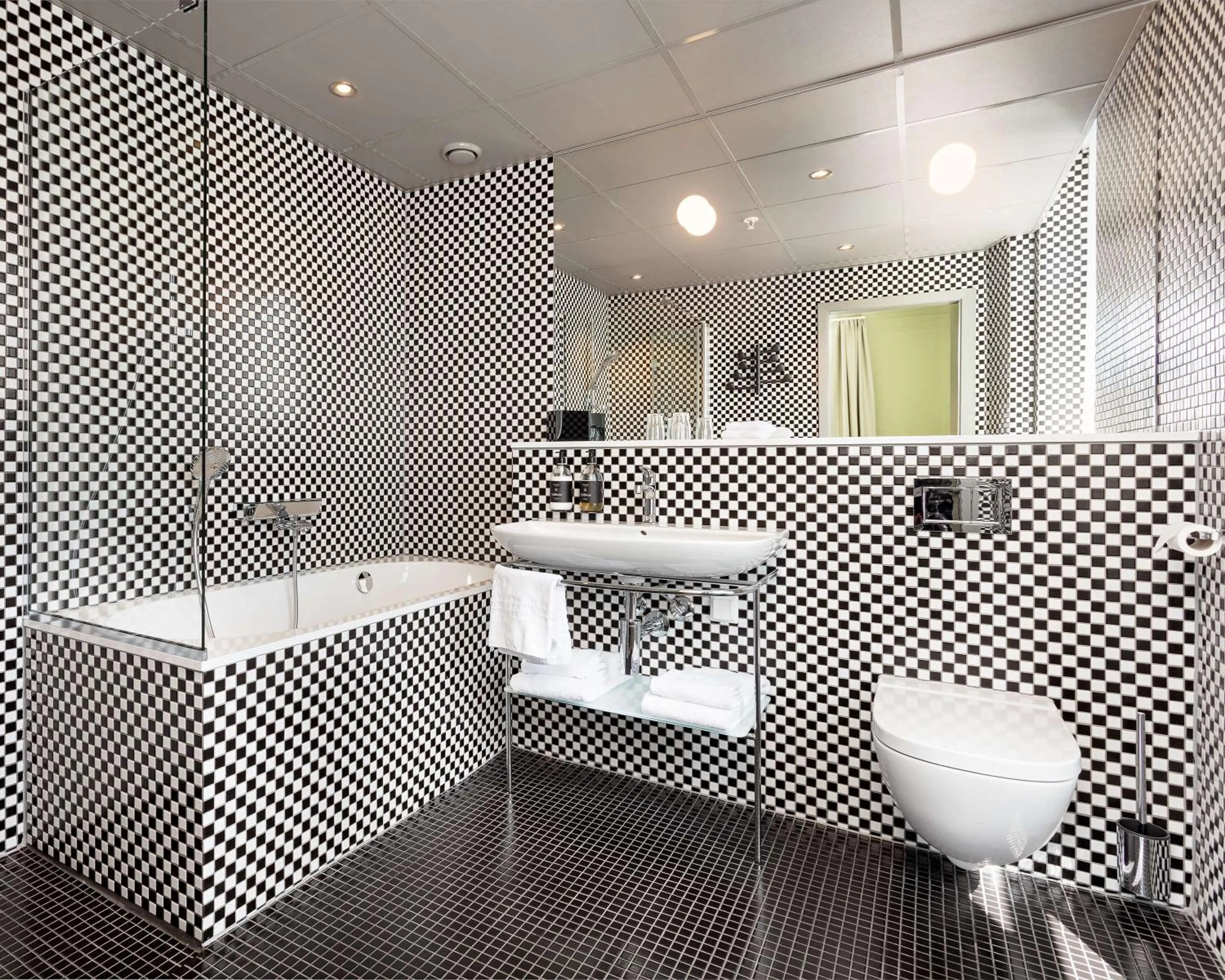 Toilet in Grand Hotel Terminus