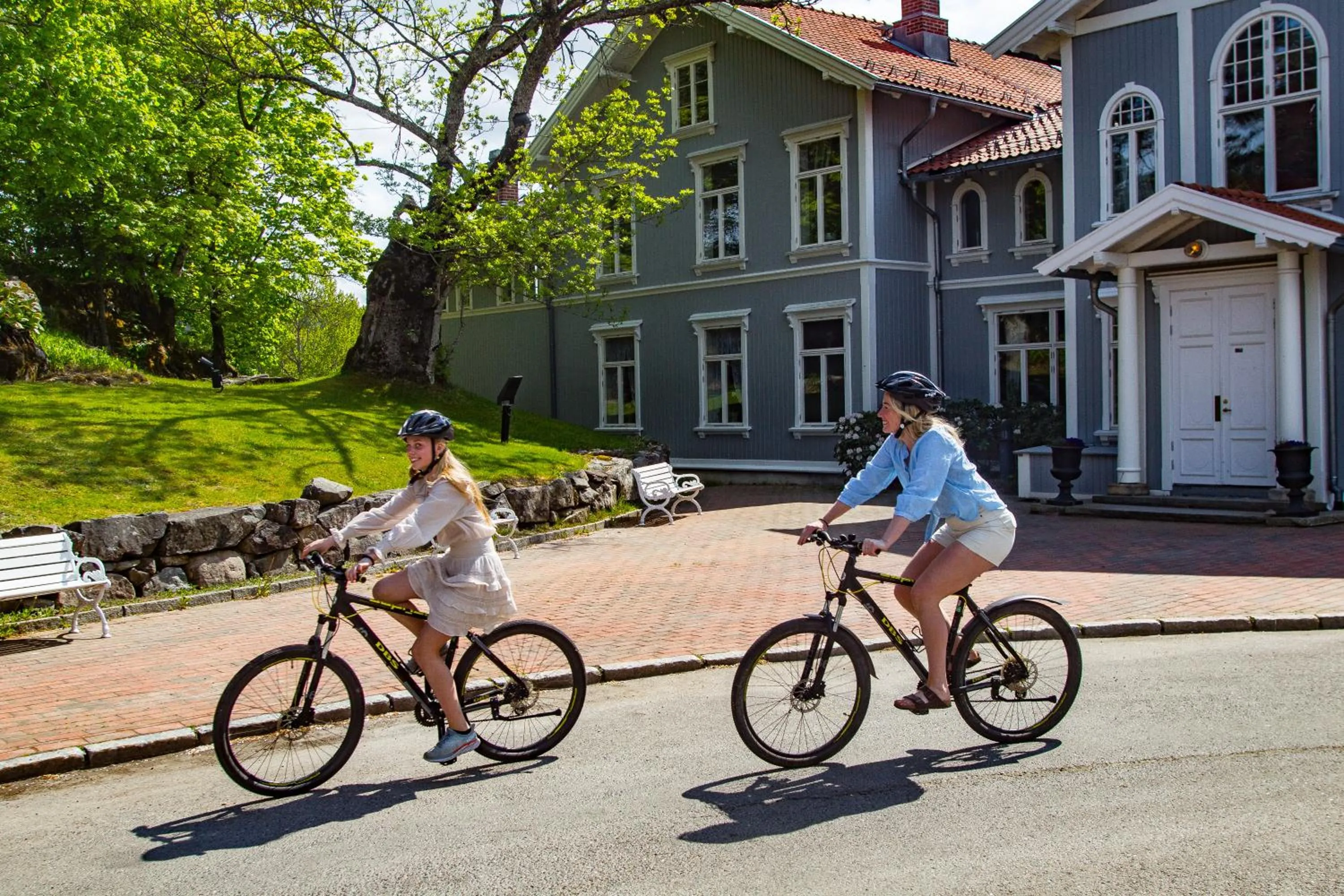 Cycling in Losby Gods Manor
