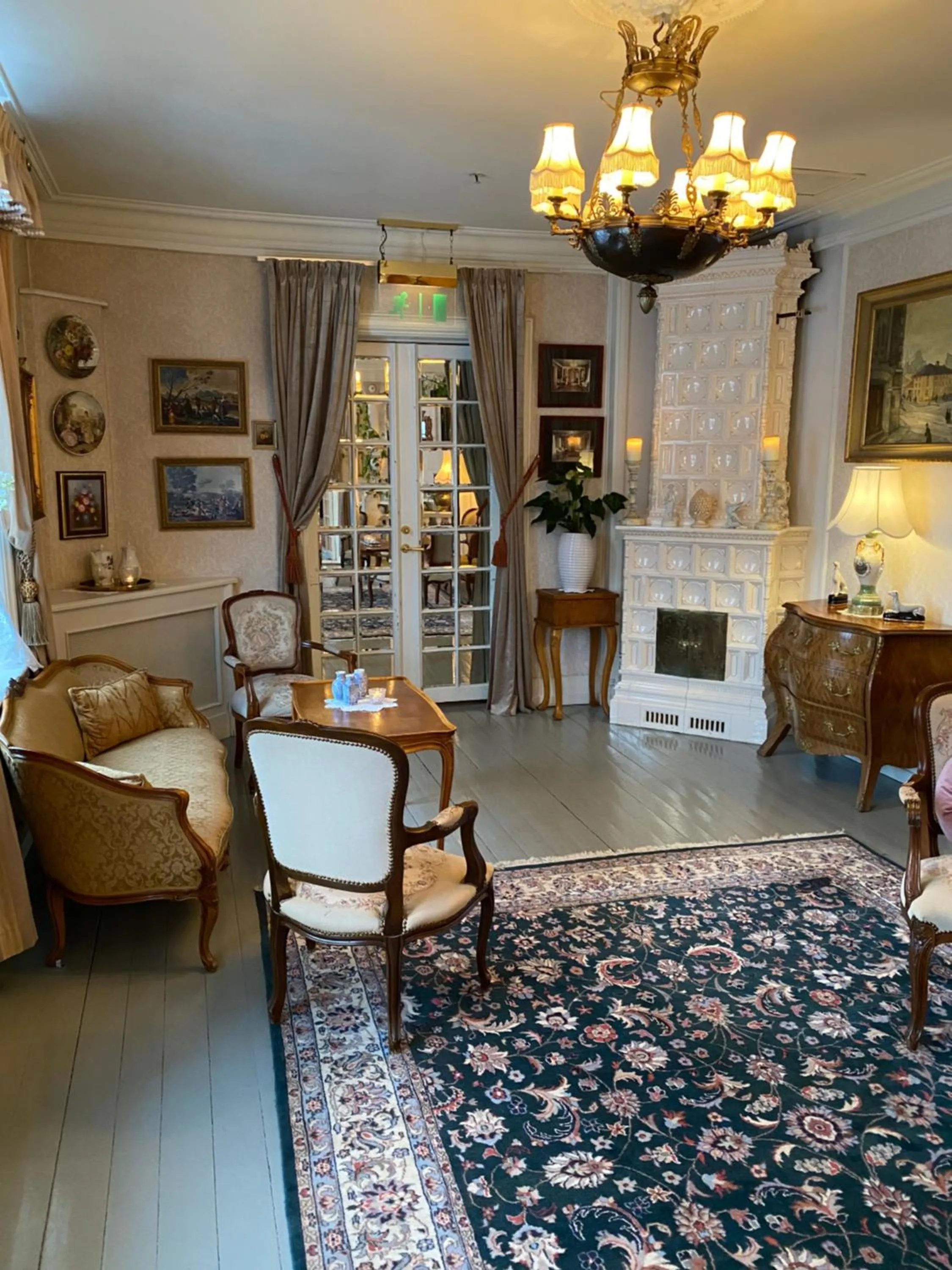 Living room in Losby Gods Manor