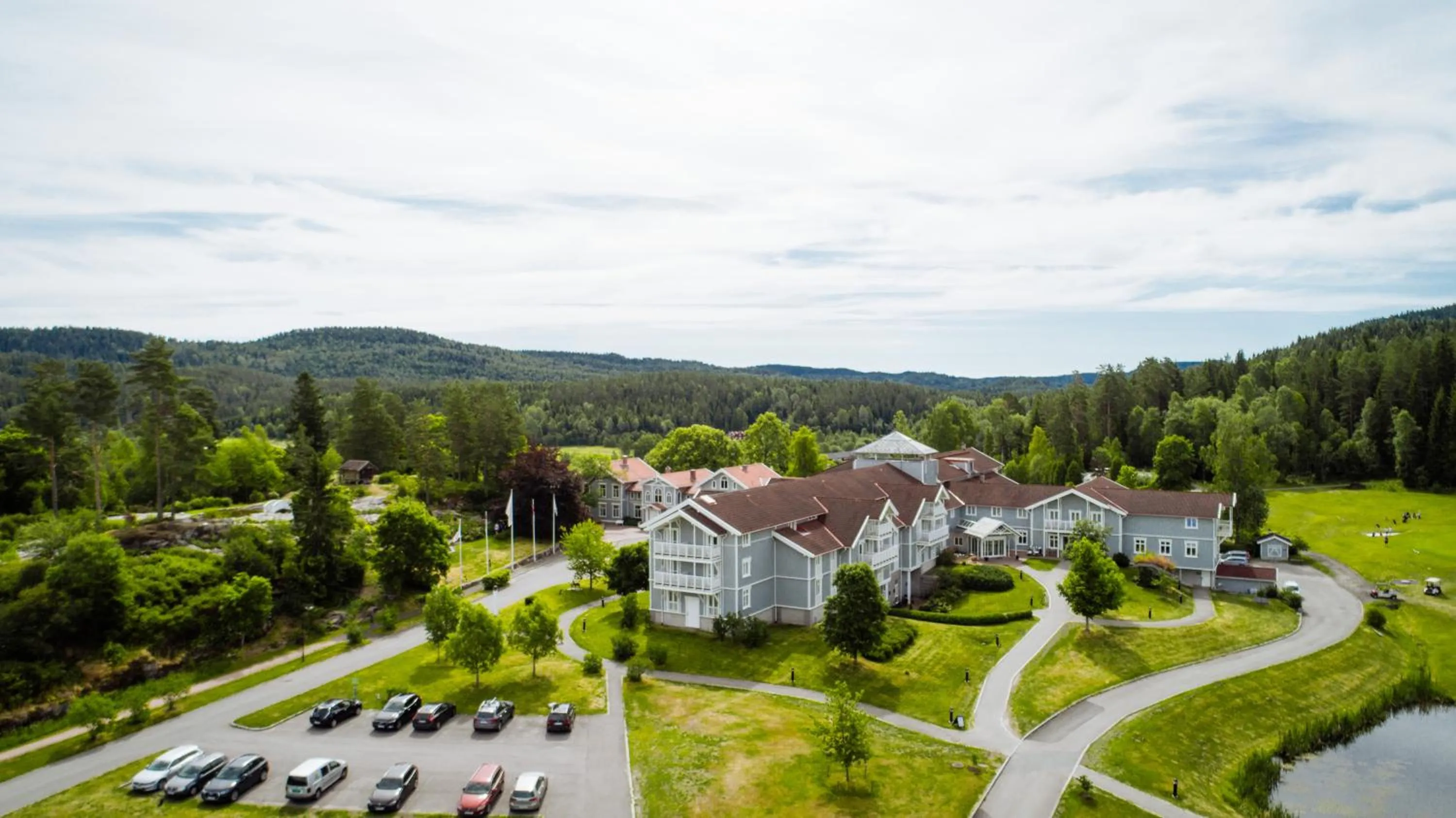 Property building in Losby Gods Manor