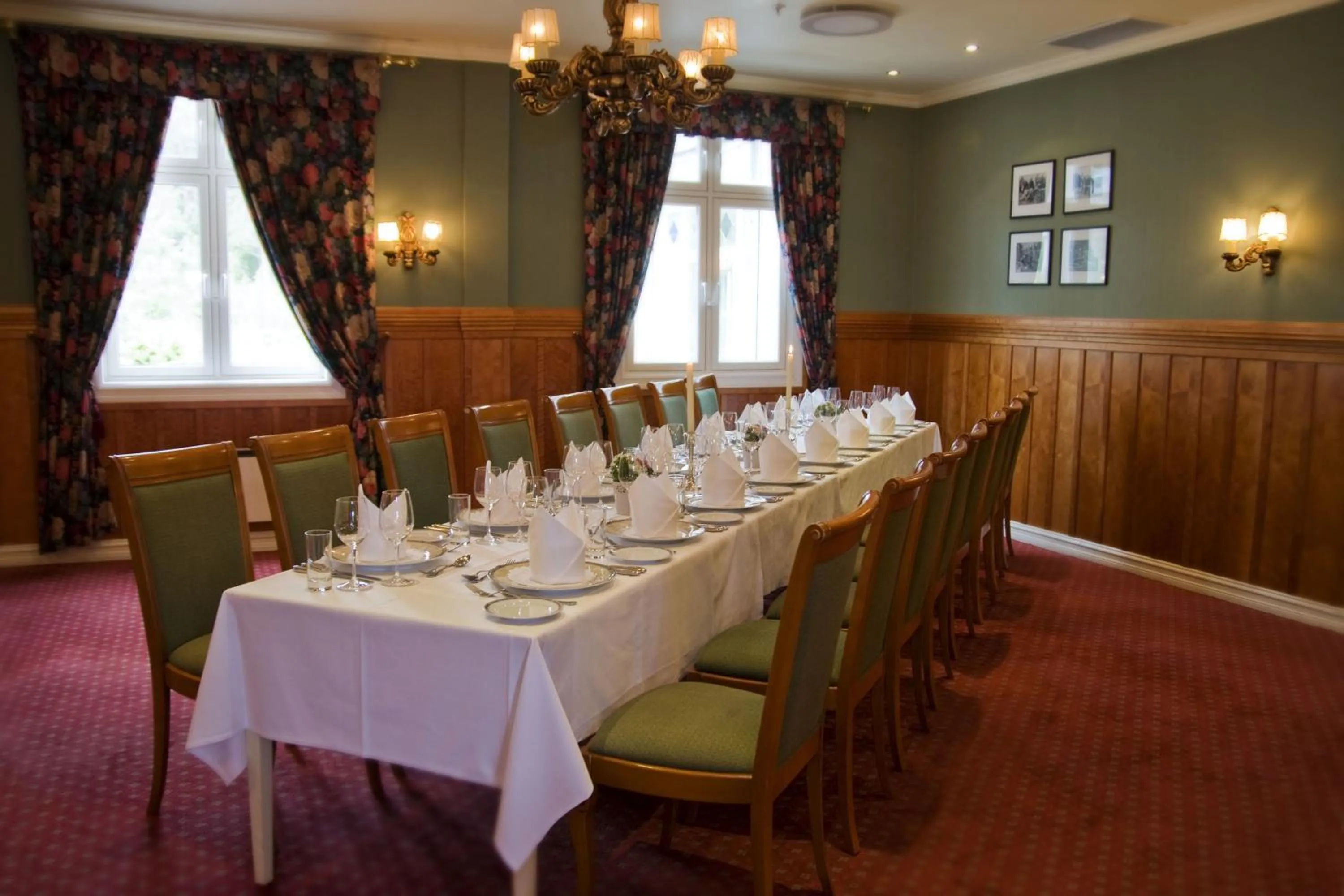 Dining area in Losby Gods Manor