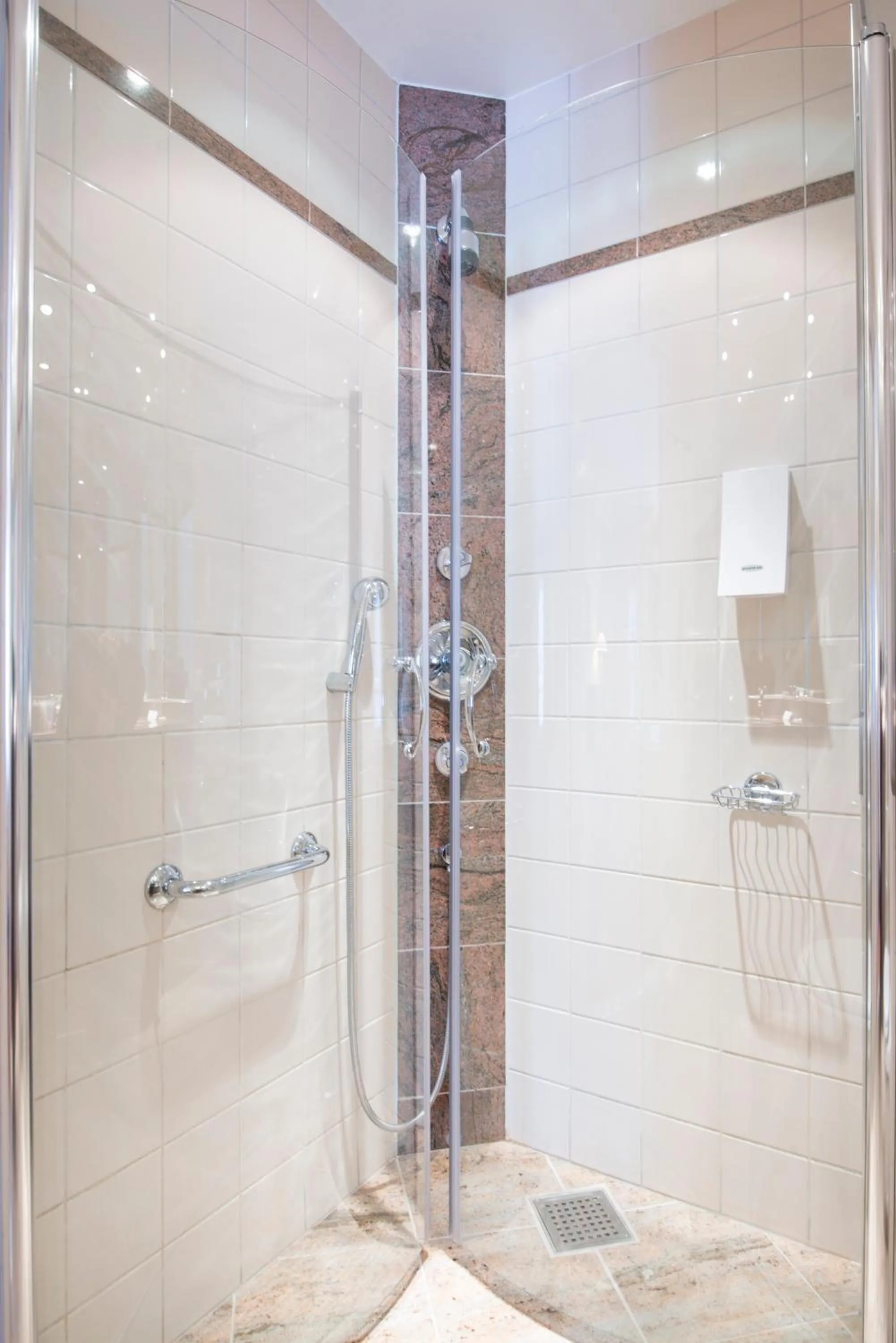 Shower in Losby Gods Manor