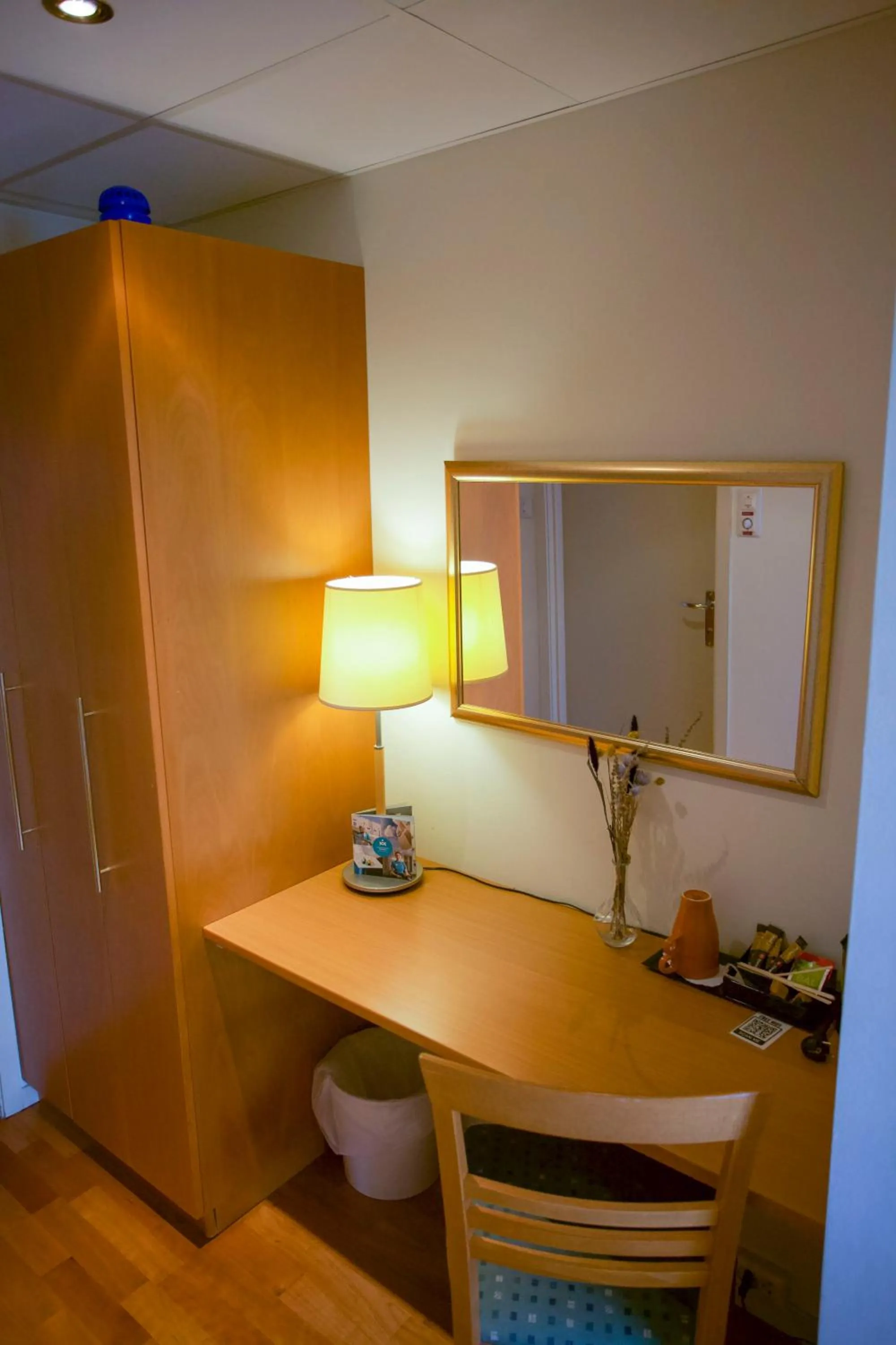 wardrobe in Utsikten Hotell Kvinesdal - Unike Hoteller