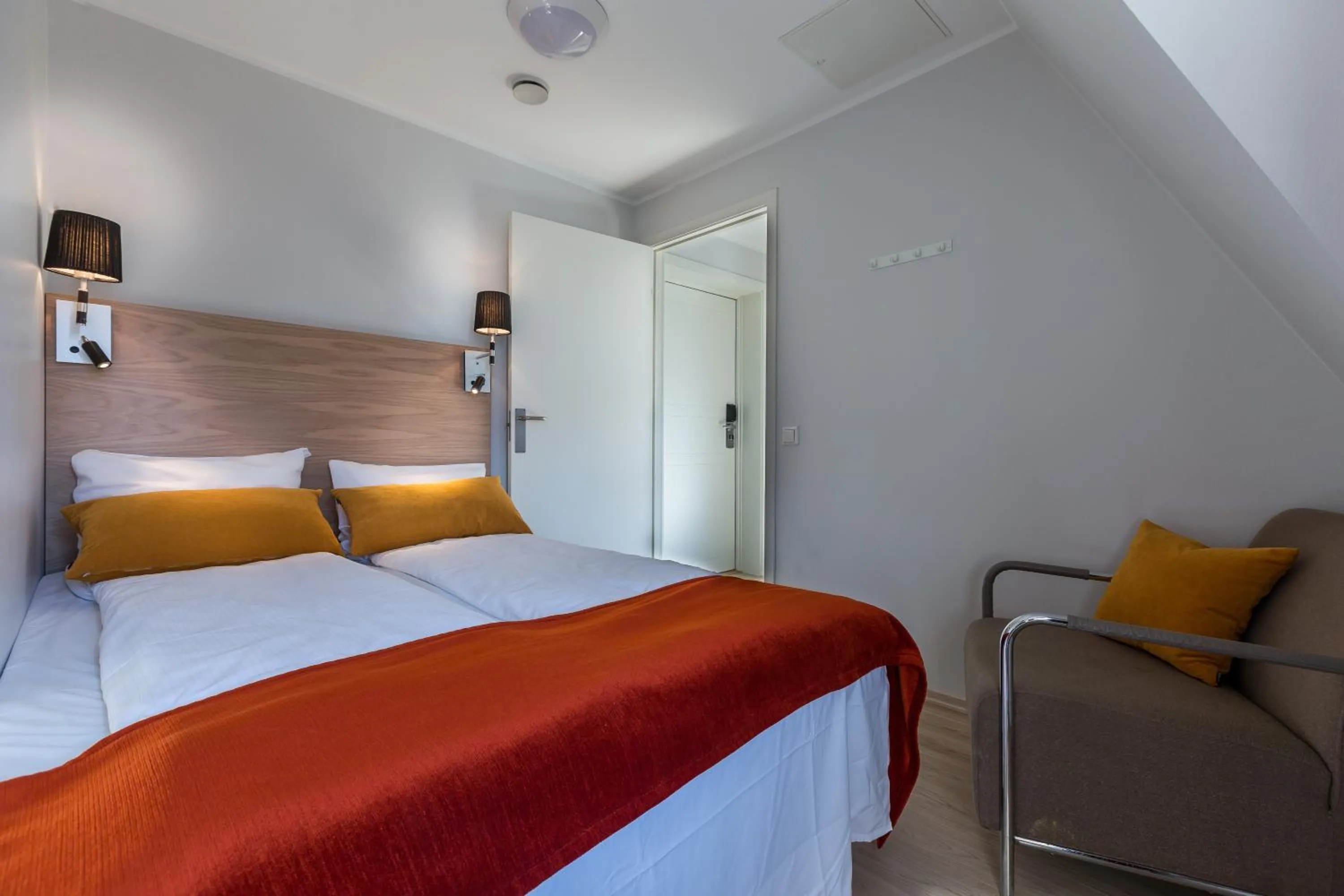 Bedroom, Bed in Enter City Hotel