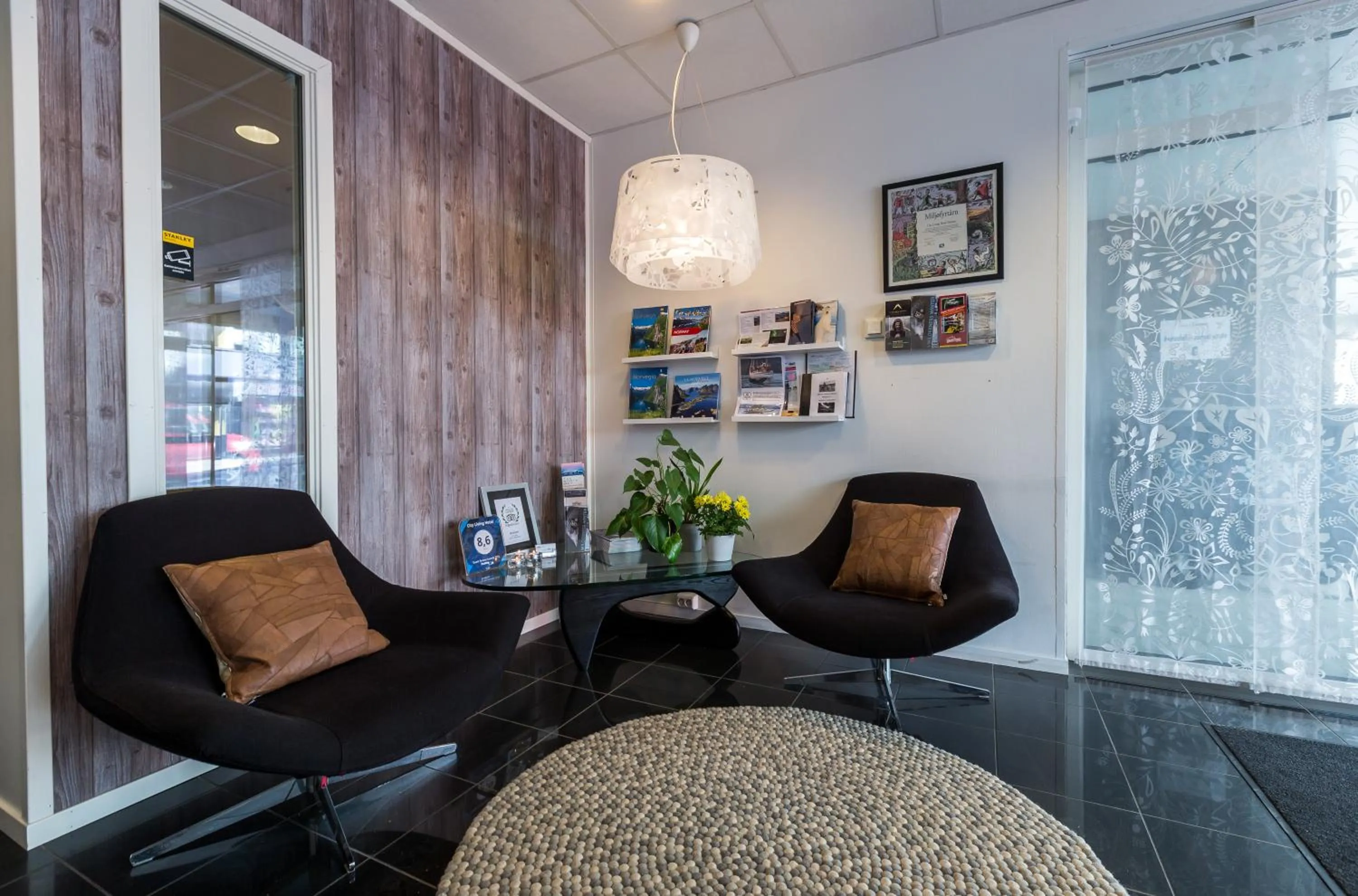 Lobby or reception in Enter City Hotel