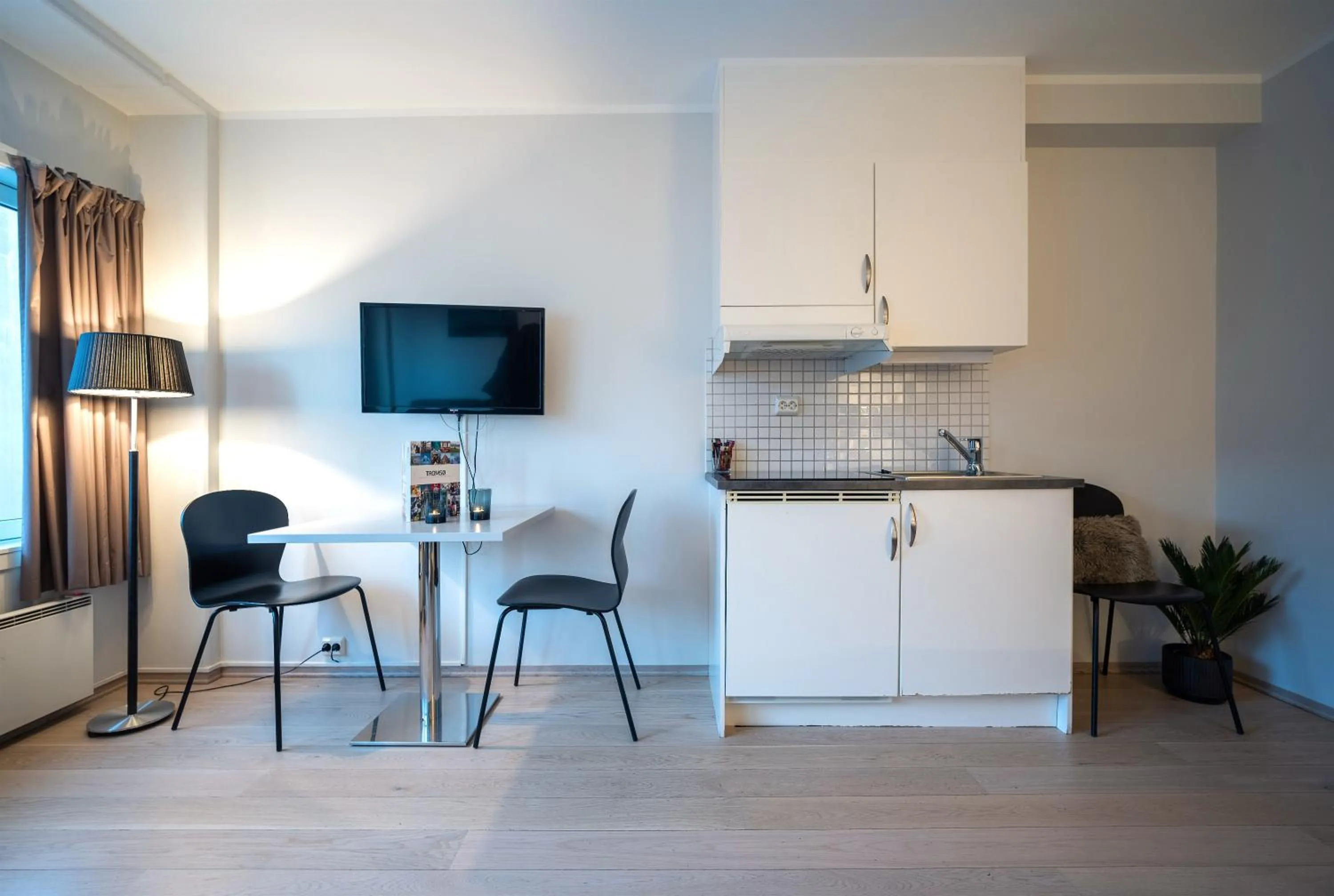 Kitchen or kitchenette in Enter City Hotel