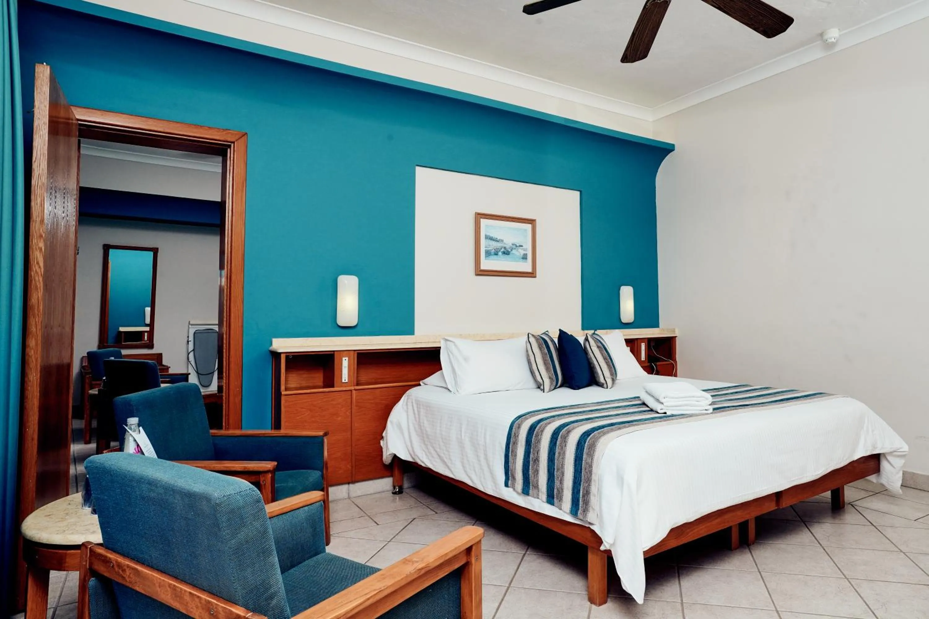 Bedroom, Bed in Paradise Bay Resort