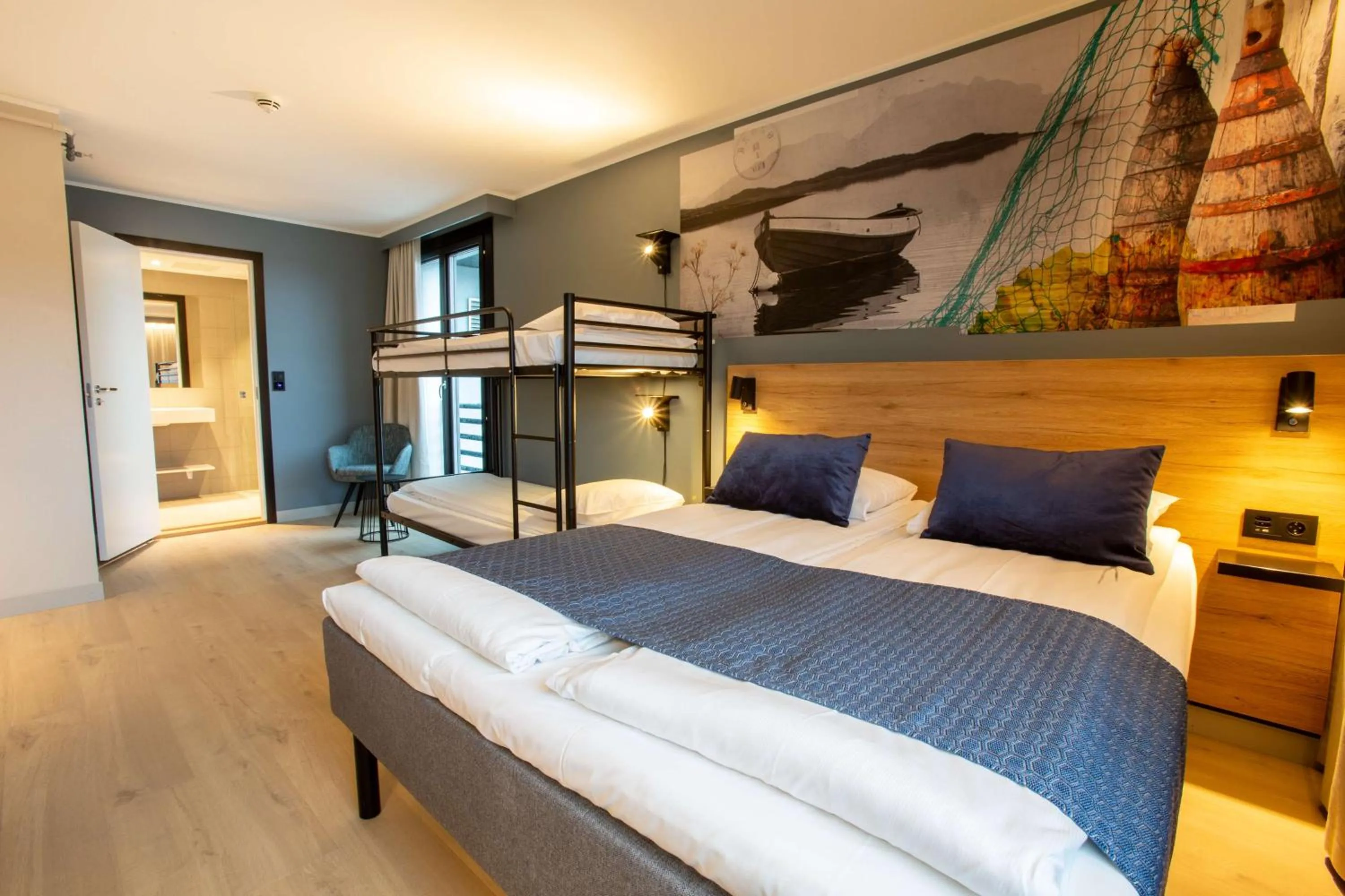 Photo of the whole room, Bed in Scandic Syv Søstre