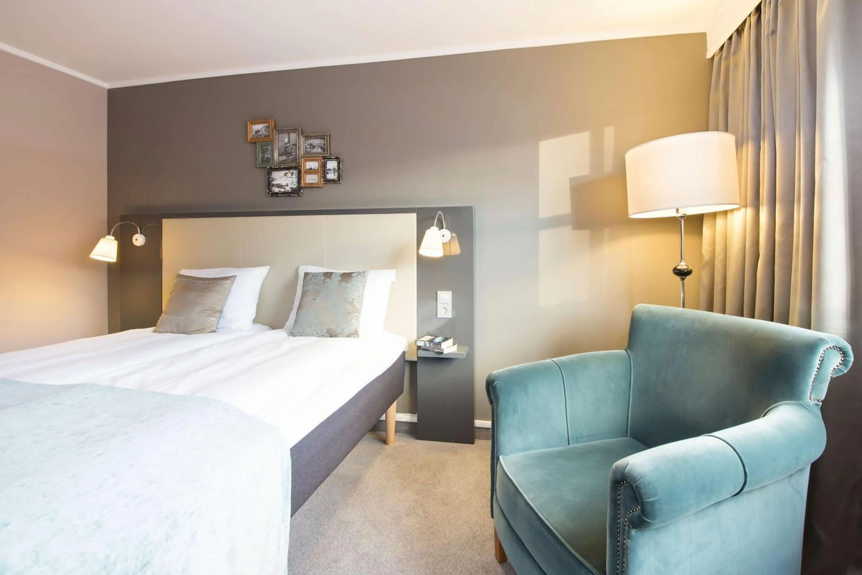 Bedroom, Bed in Scandic Bryggen