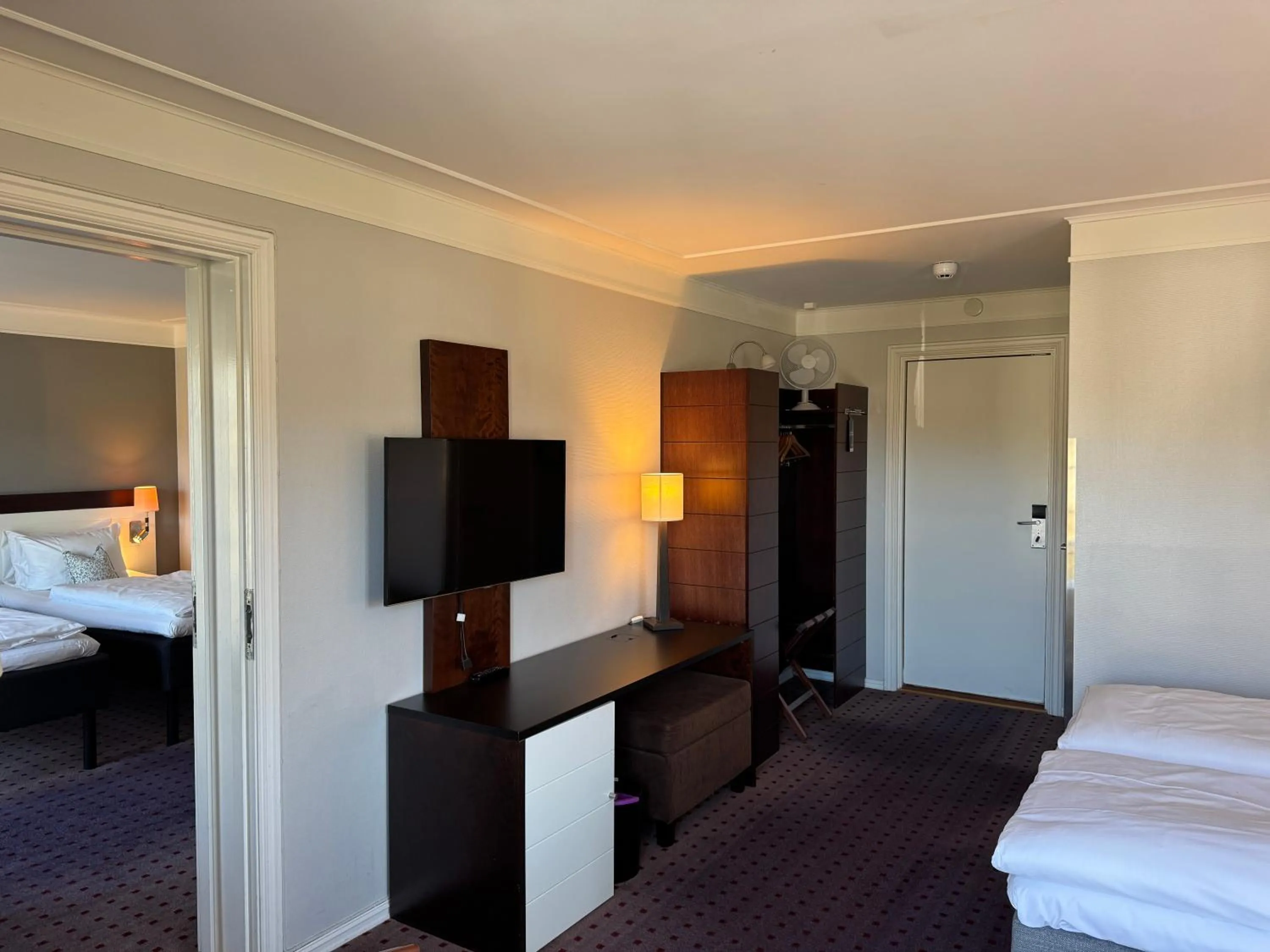 TV and multimedia, Bed in Havna Tjøme Hotel