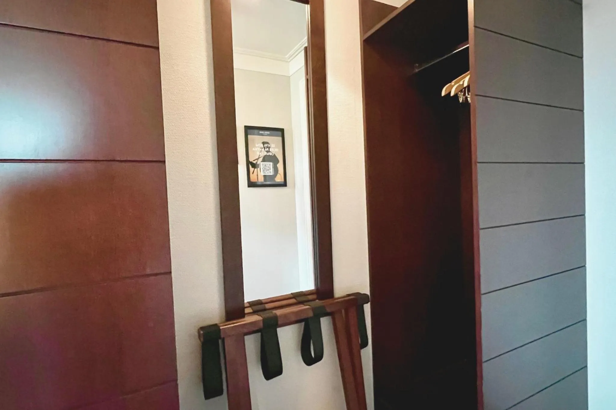 wardrobe in Havna Tjøme Hotel