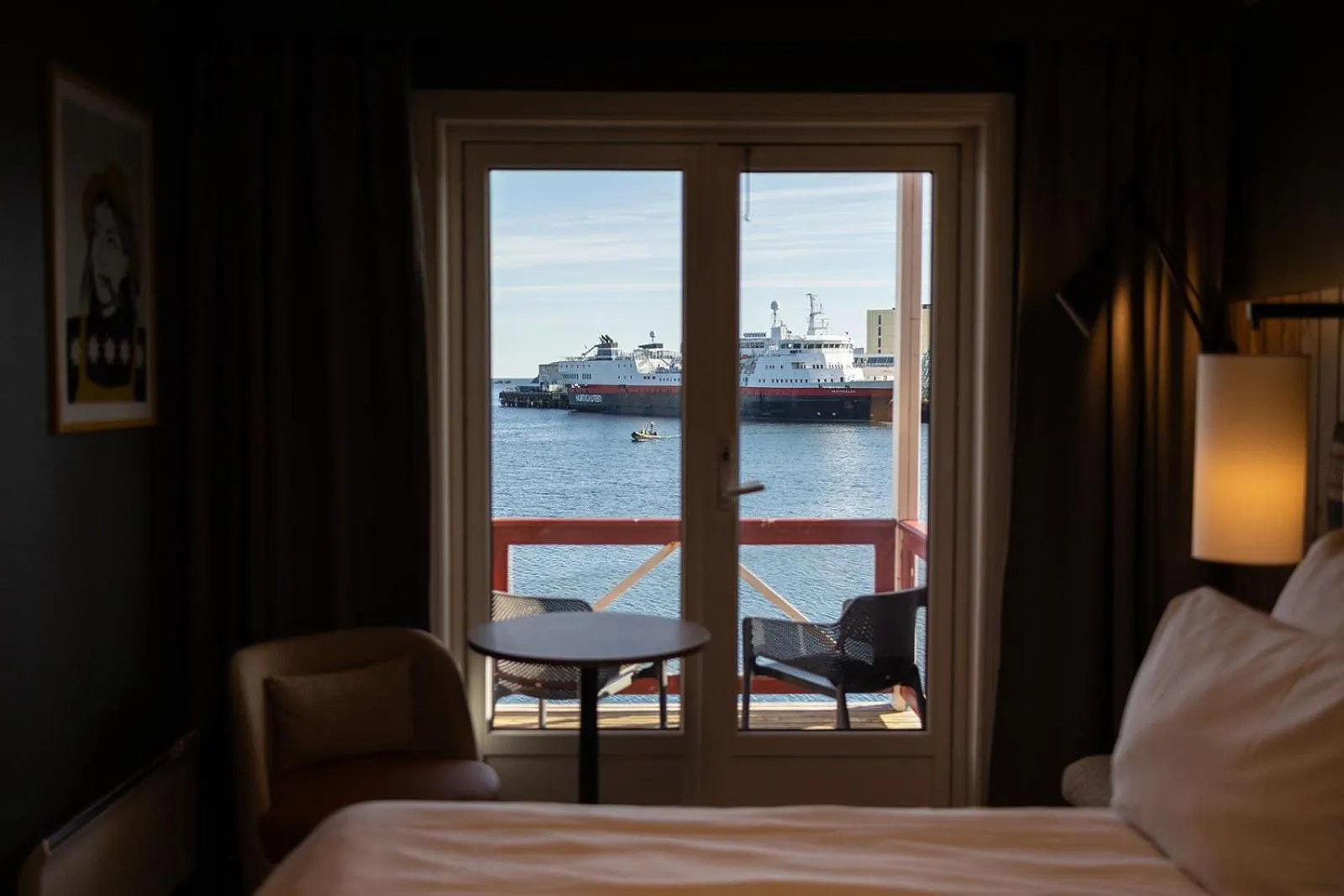 Photo of the whole room, Bed in Scandic Svolvær