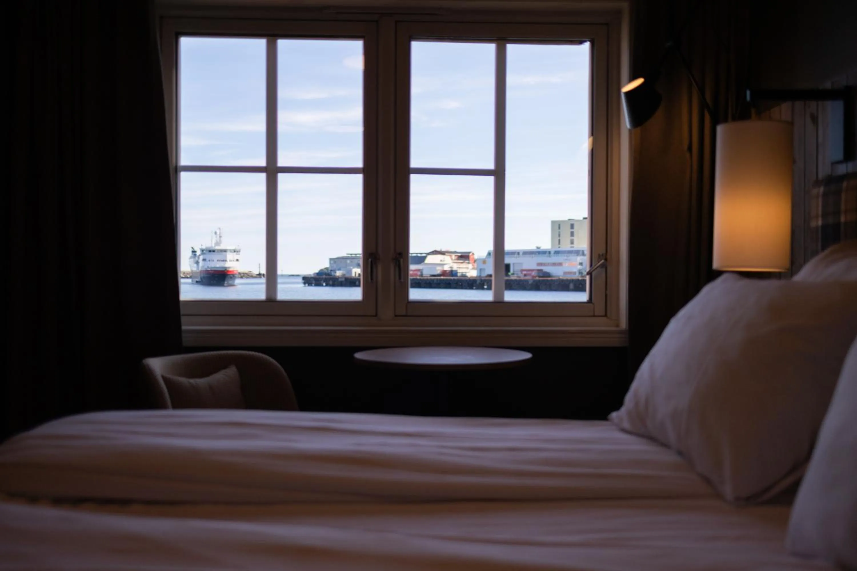 Photo of the whole room, Bed in Scandic Svolvær