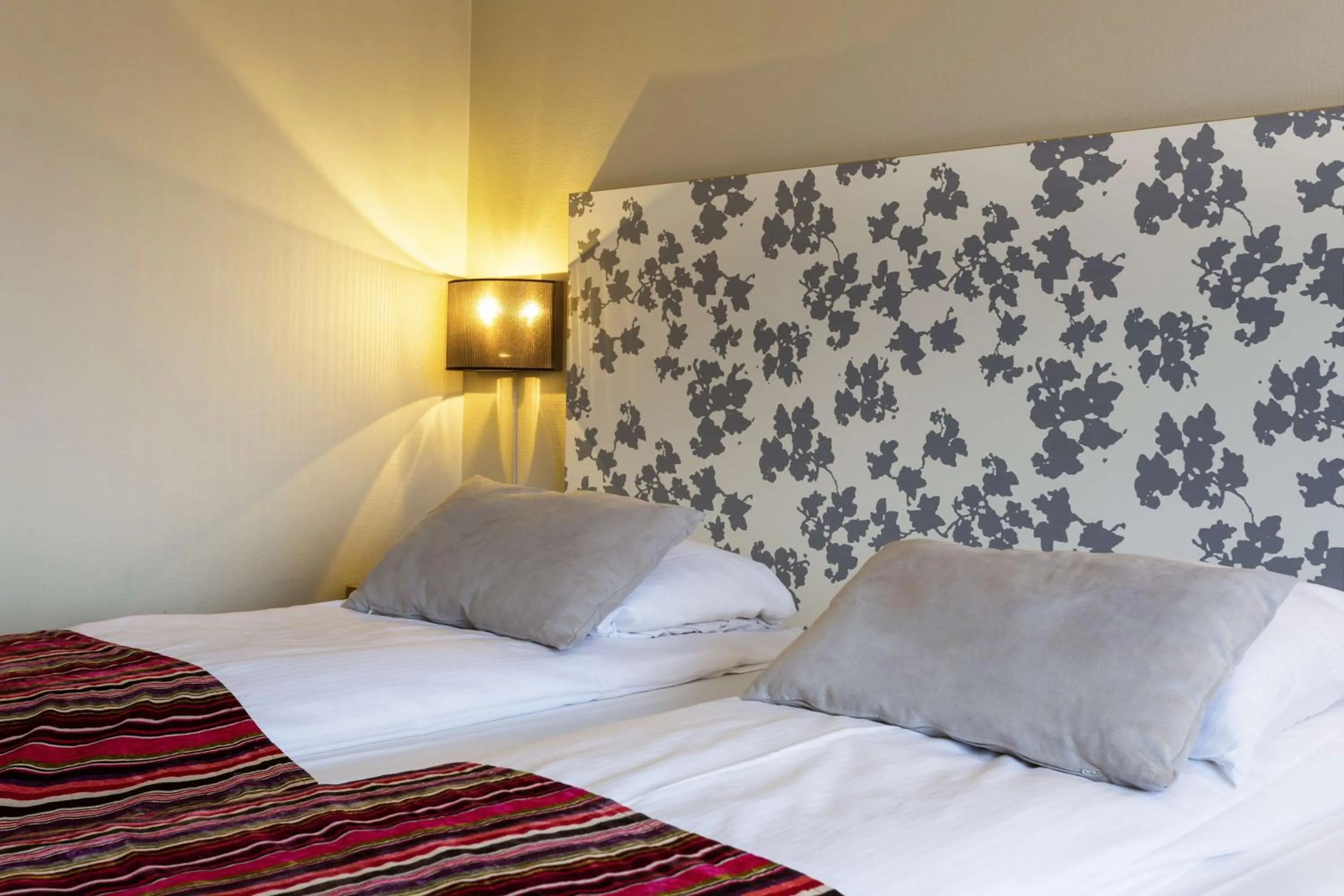 Photo of the whole room, Bed in Scandic Kirkenes