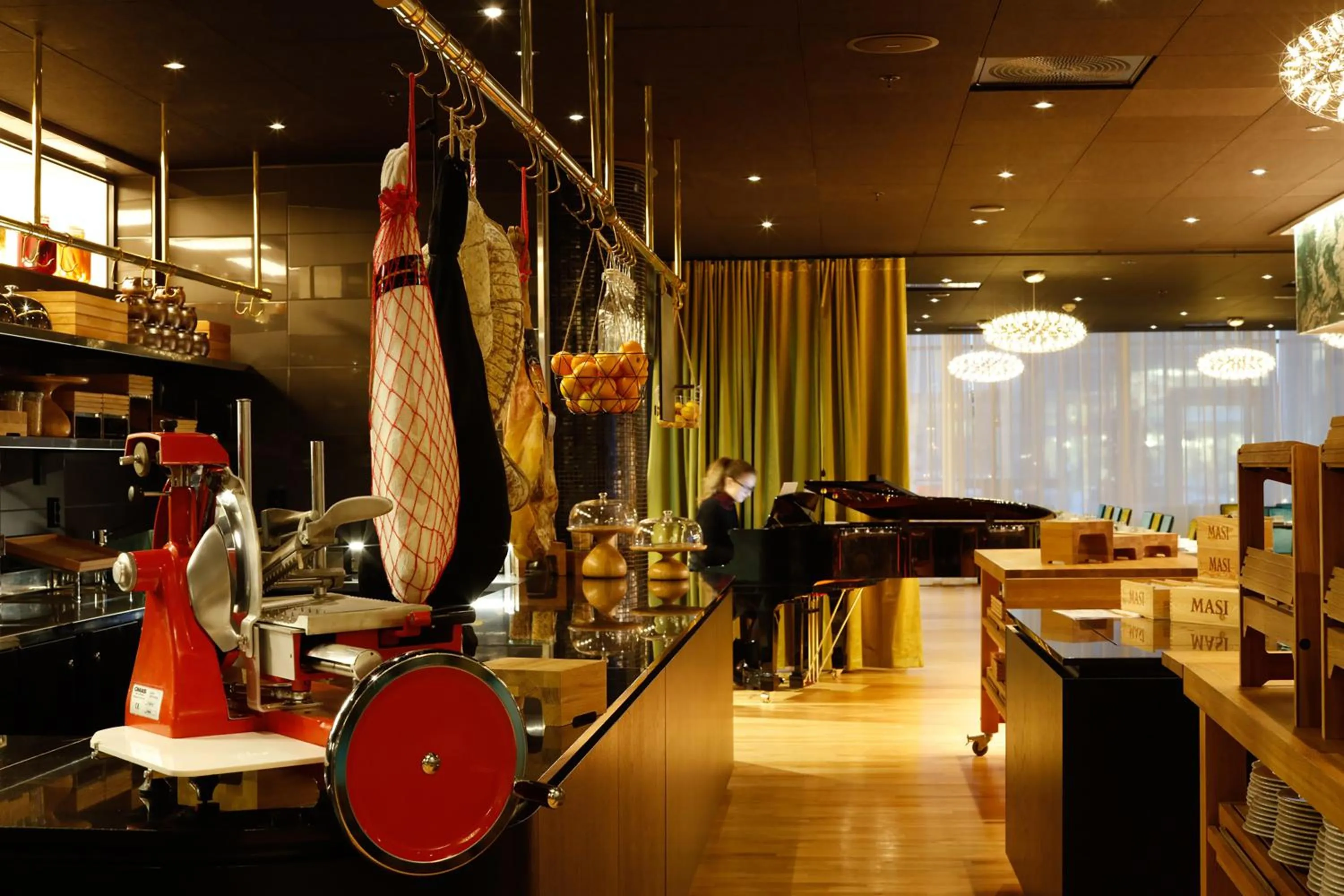 Restaurant/places to eat in Thon Hotel Lofoten