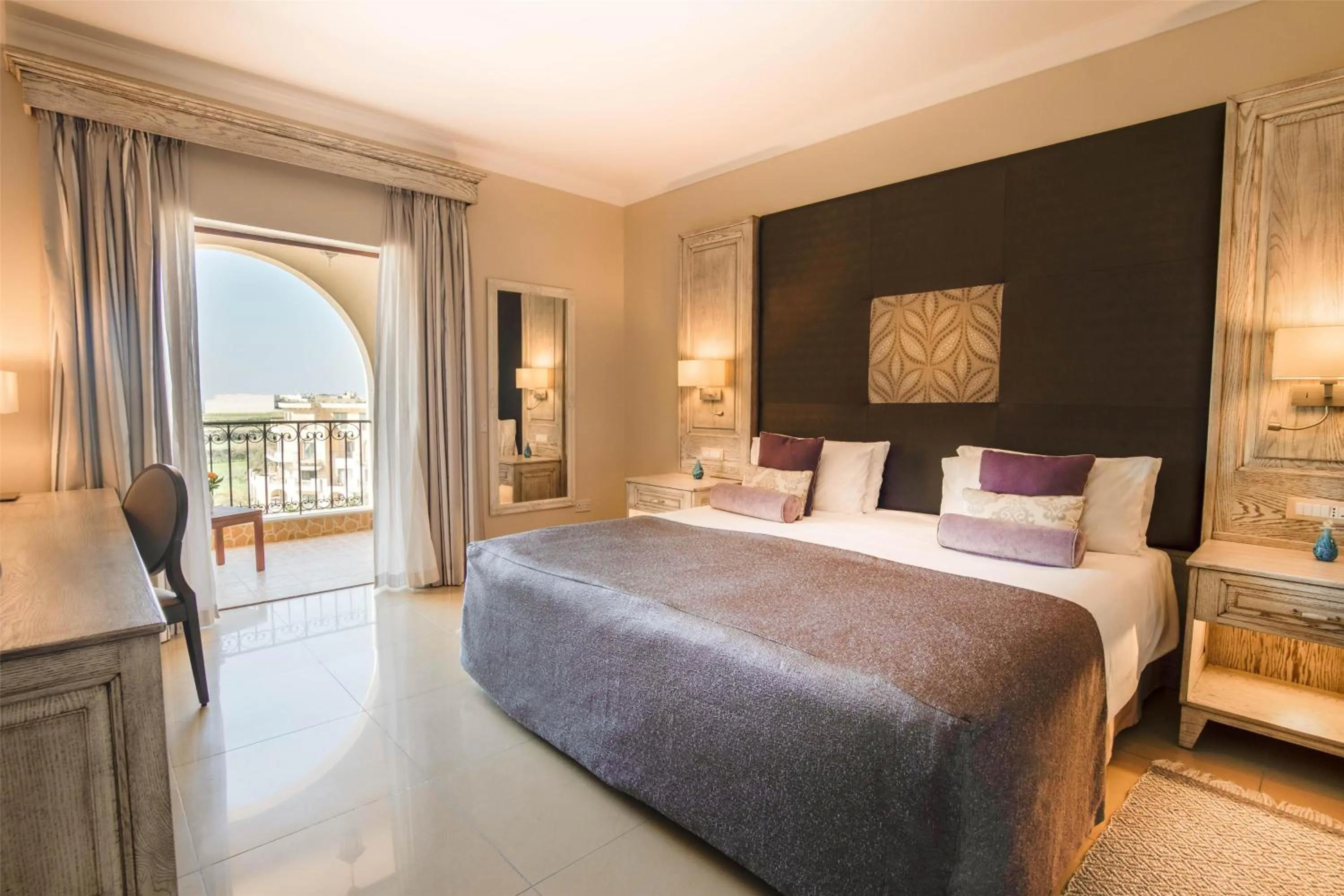 Photo of the whole room, Bed in Kempinski Hotel San Lawrenz