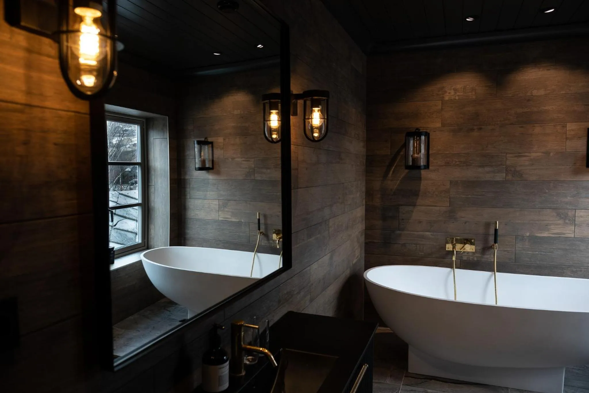 Villa Bookstore Master Suite in Villa Vågå - by Classic Norway Hotels