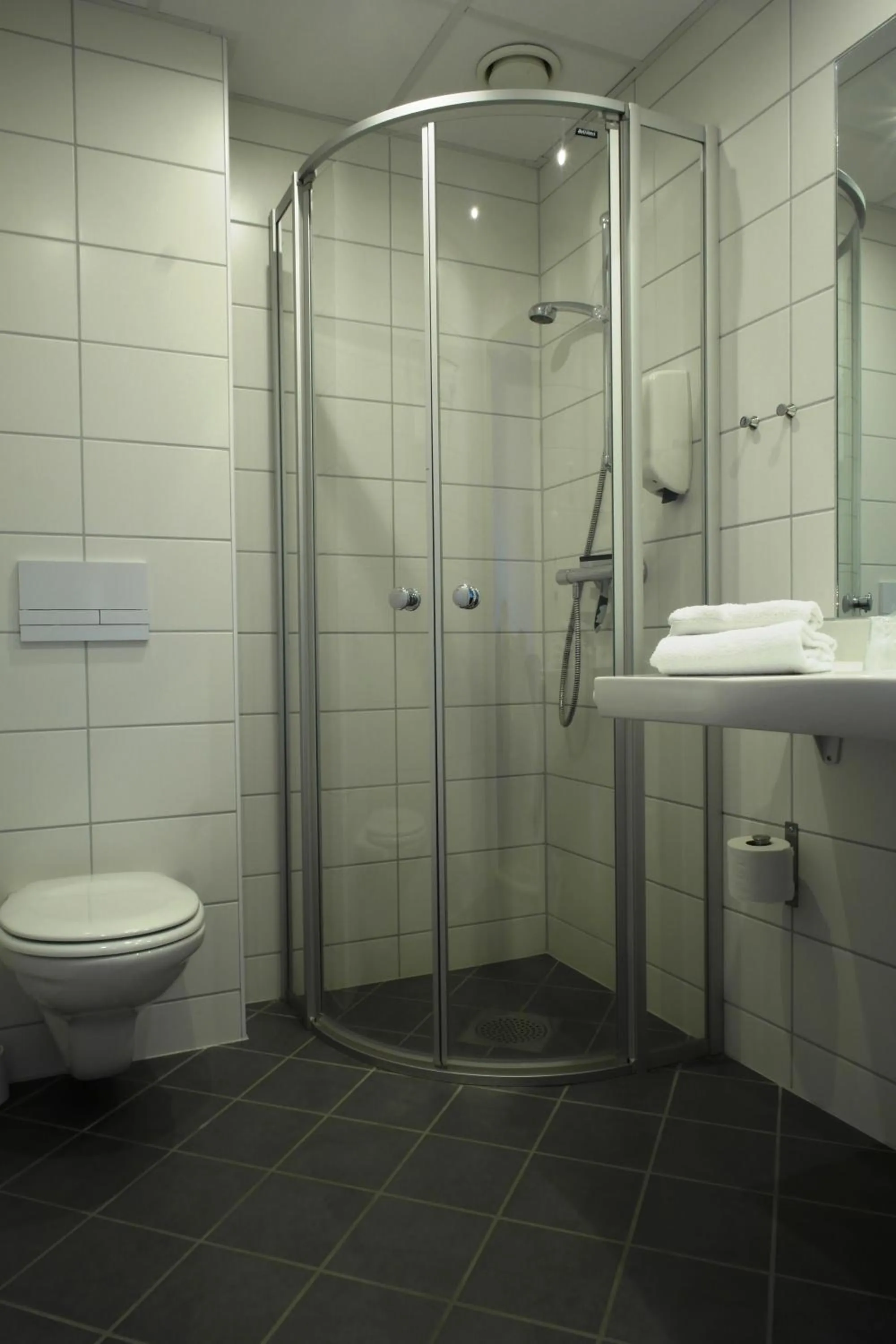 Bathroom in City Living Schøller Hotel