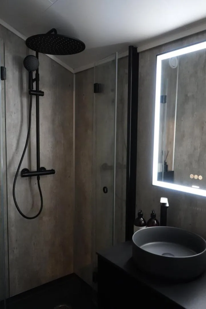 Bathroom in Basecamp Hotel